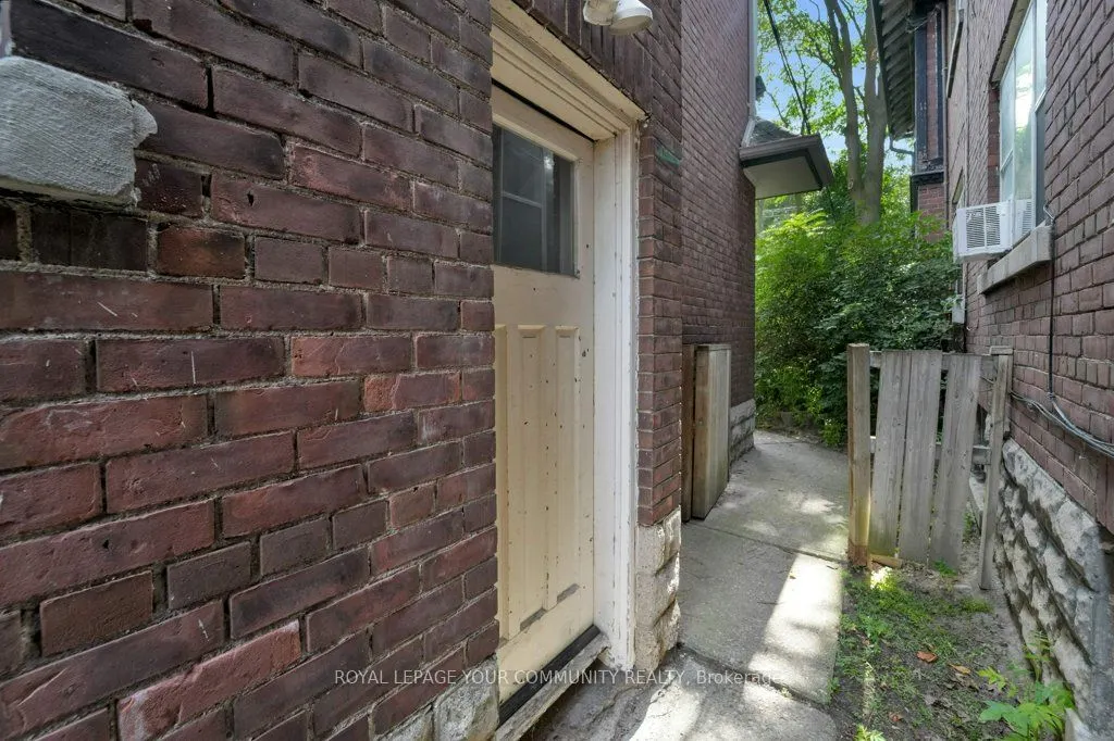 390 Davenport Road