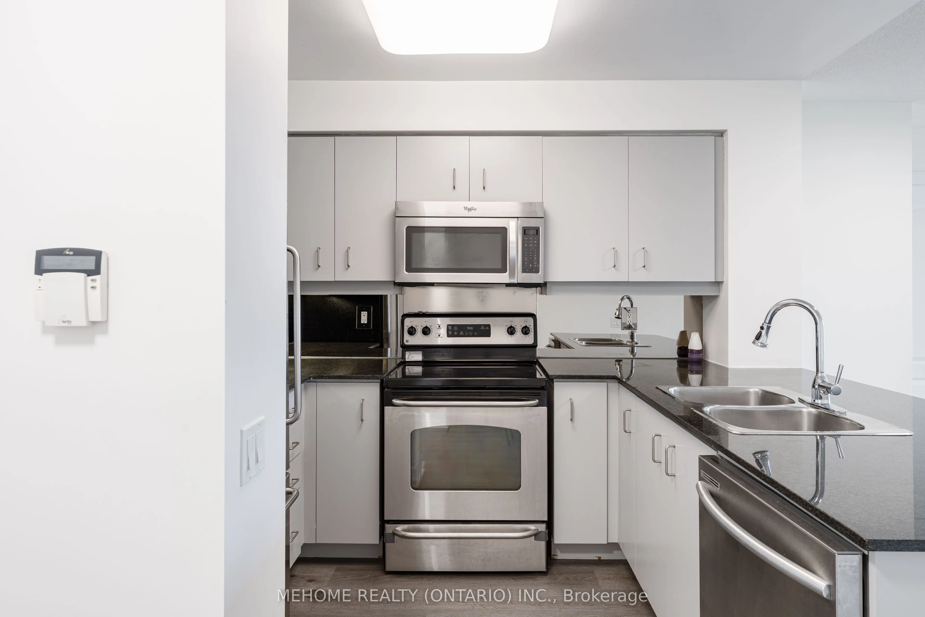 21 Hillcrest Avenue, #1804