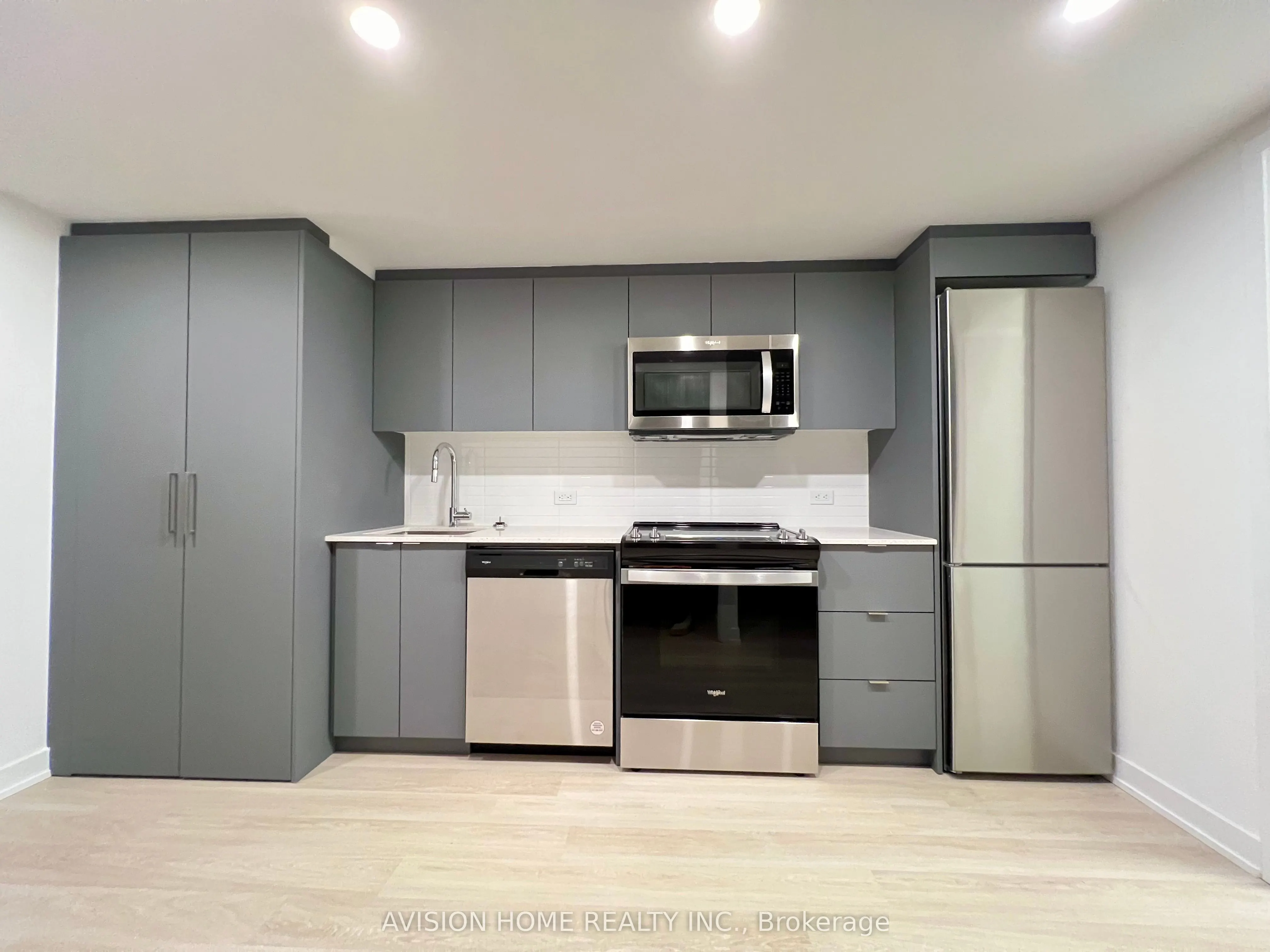 30 Tretti Way, #201
