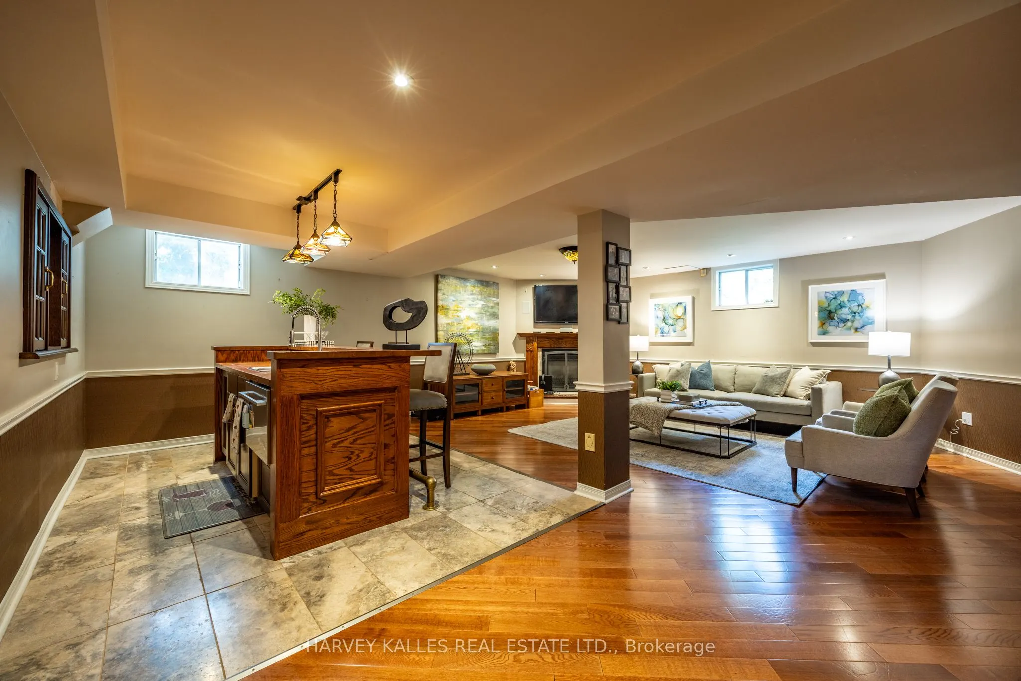 315 Yonge Boulevard