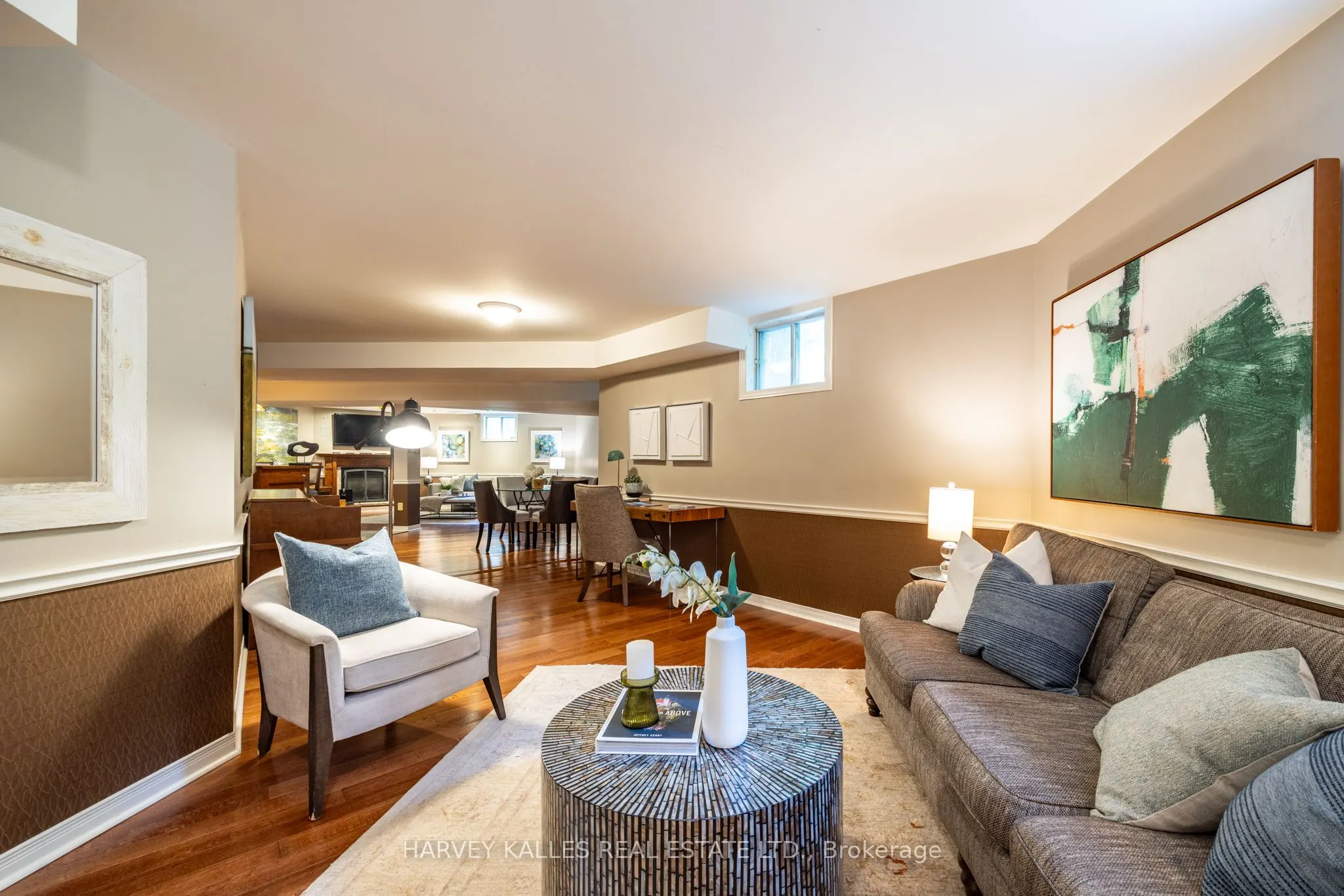 315 Yonge Boulevard