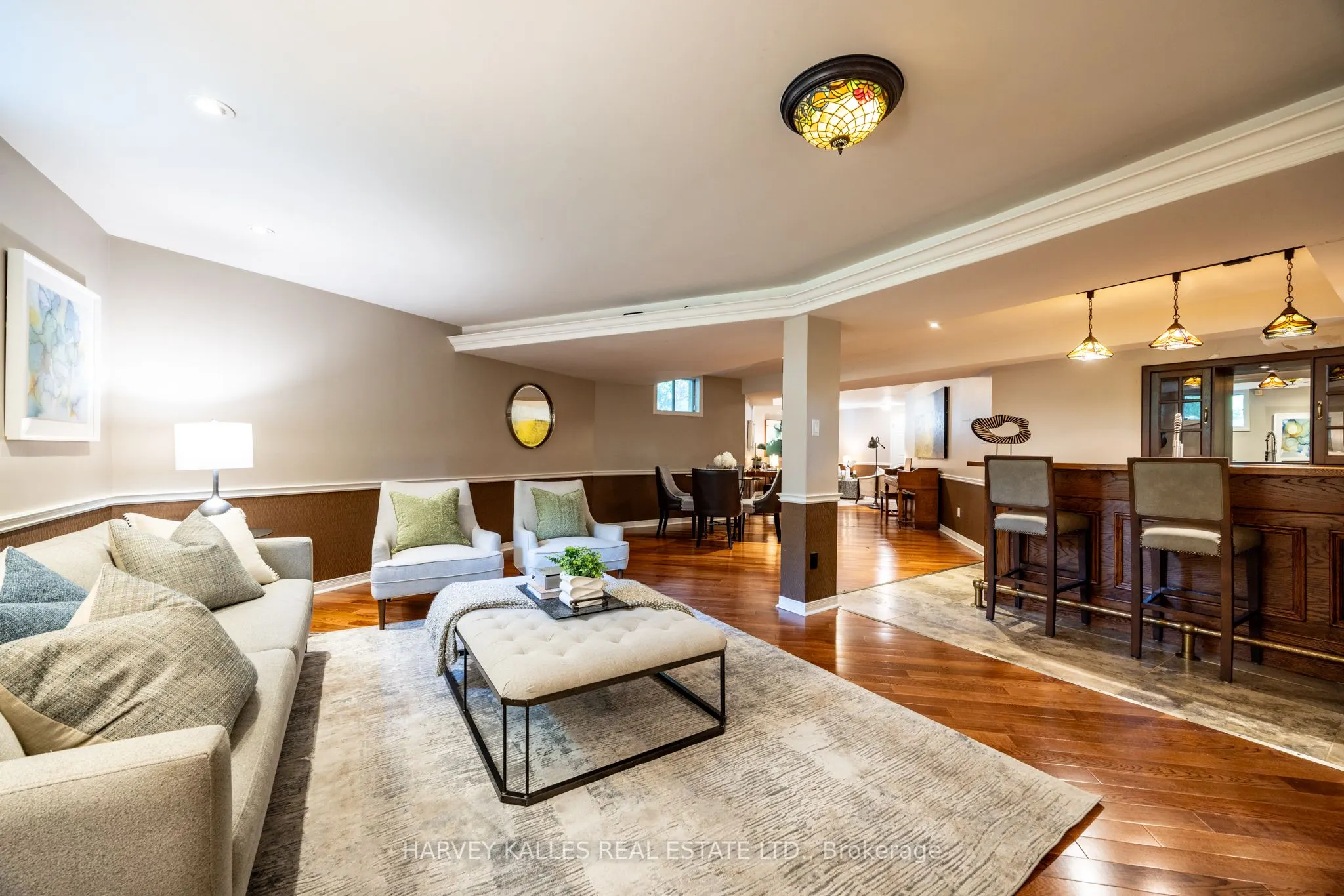 315 Yonge Boulevard