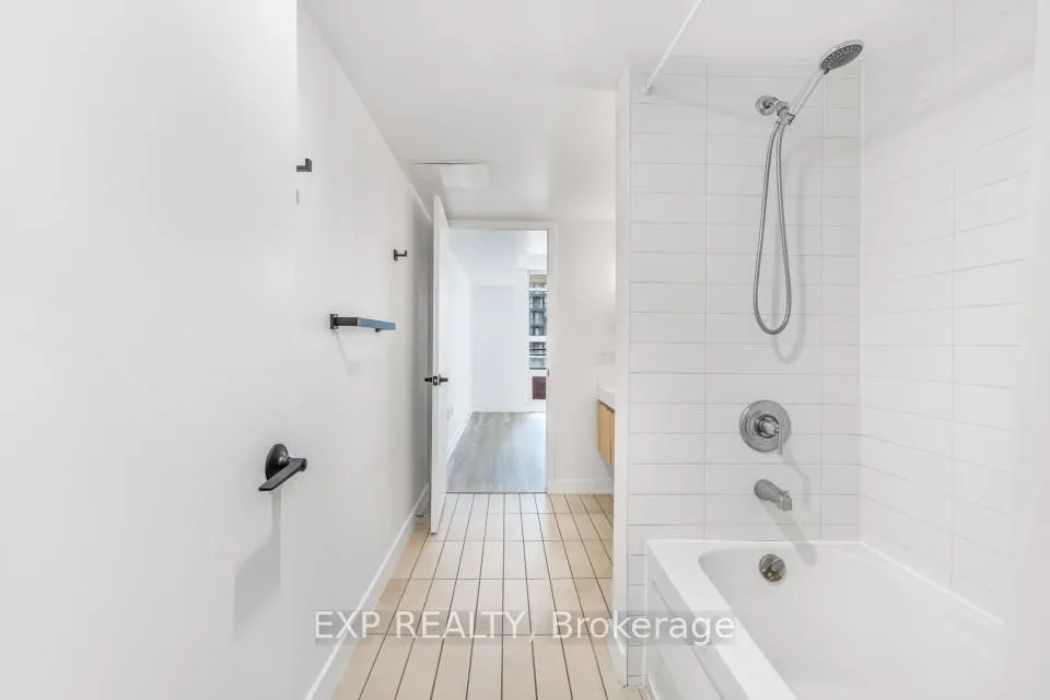 4K Spadina Avenue, #722