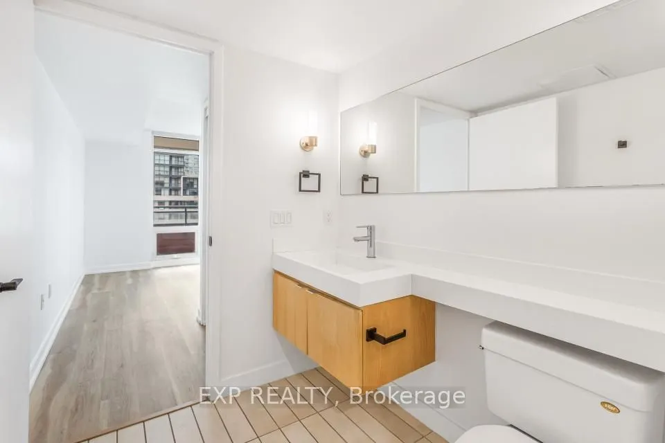 4K Spadina Avenue, #722