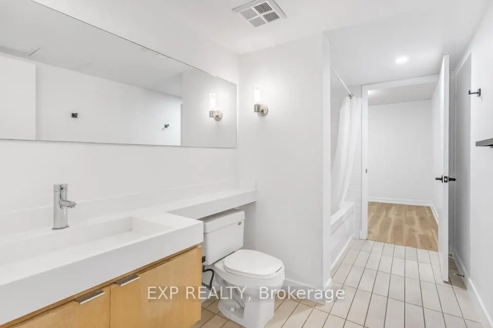 4K Spadina Avenue, #722