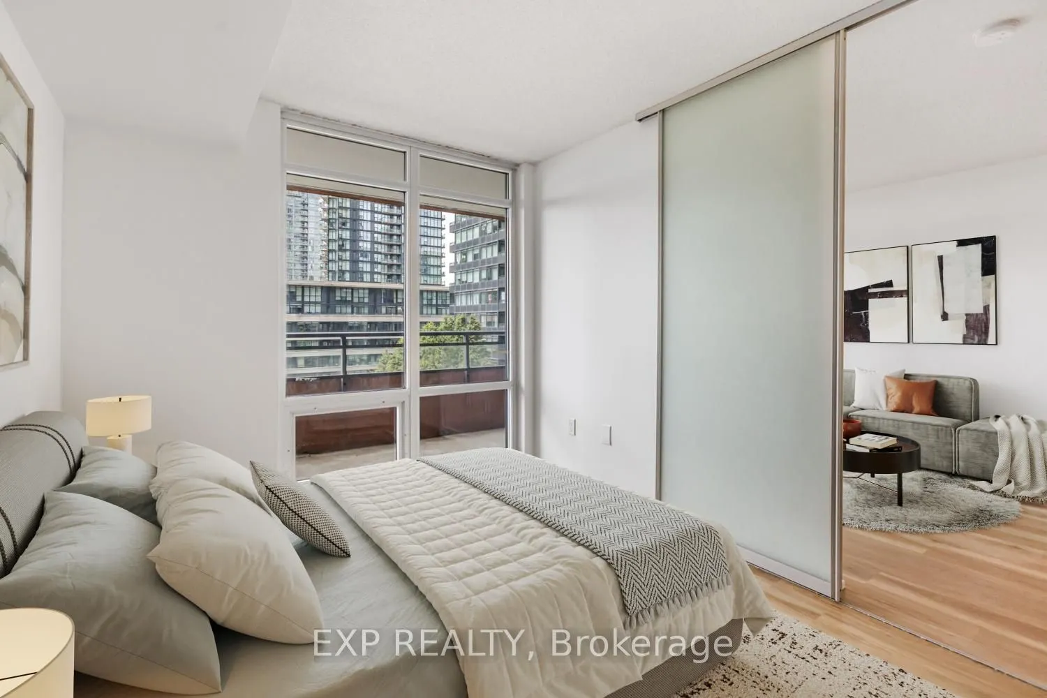 4K Spadina Avenue, #722