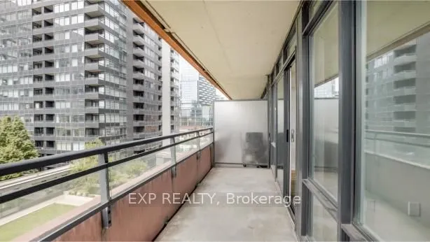 4K Spadina Avenue, #722