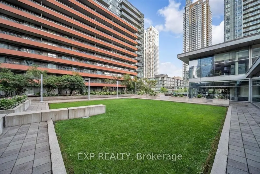 4K Spadina Avenue, #722