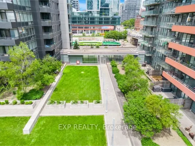 4K Spadina Avenue, #722