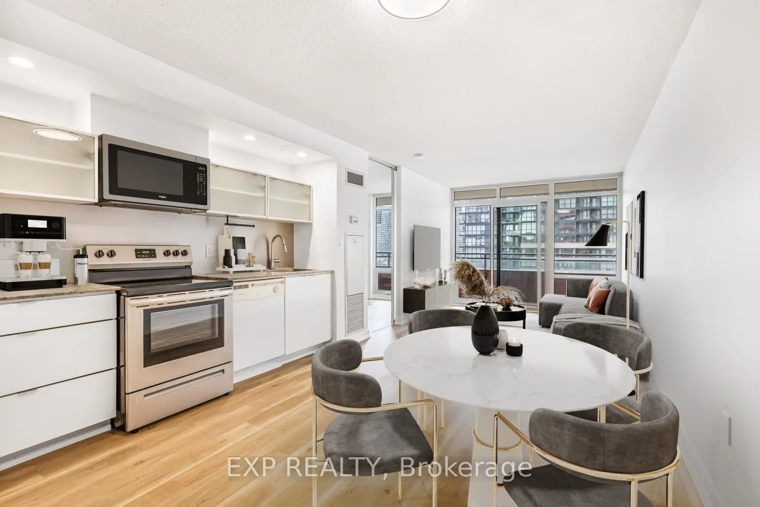 4K Spadina Avenue, #722