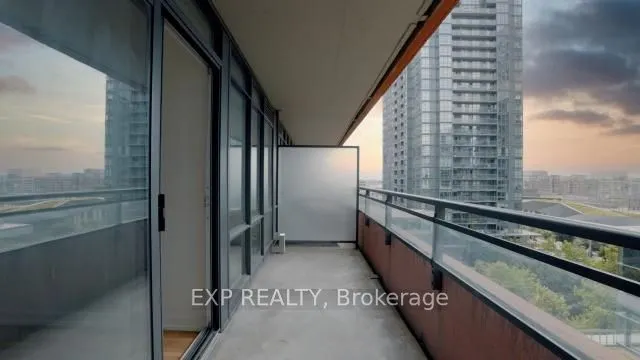 4K Spadina Avenue, #722