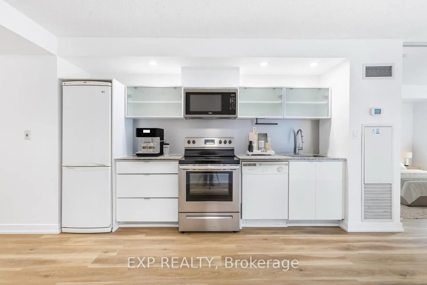 4K Spadina Avenue, #722