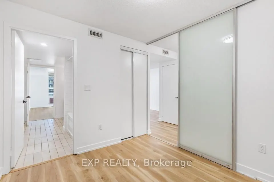 4K Spadina Avenue, #722