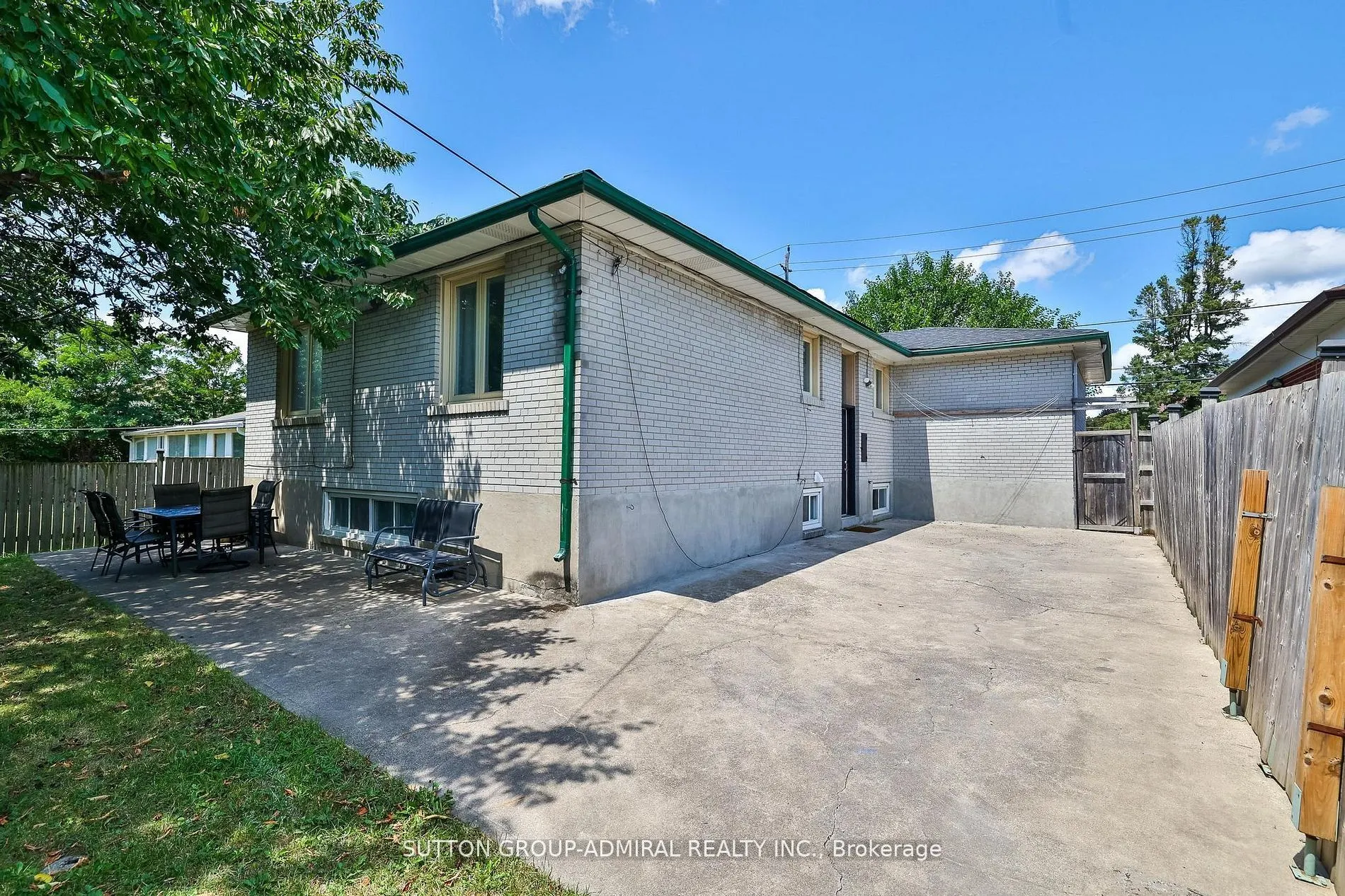 161 Ranee Avenue