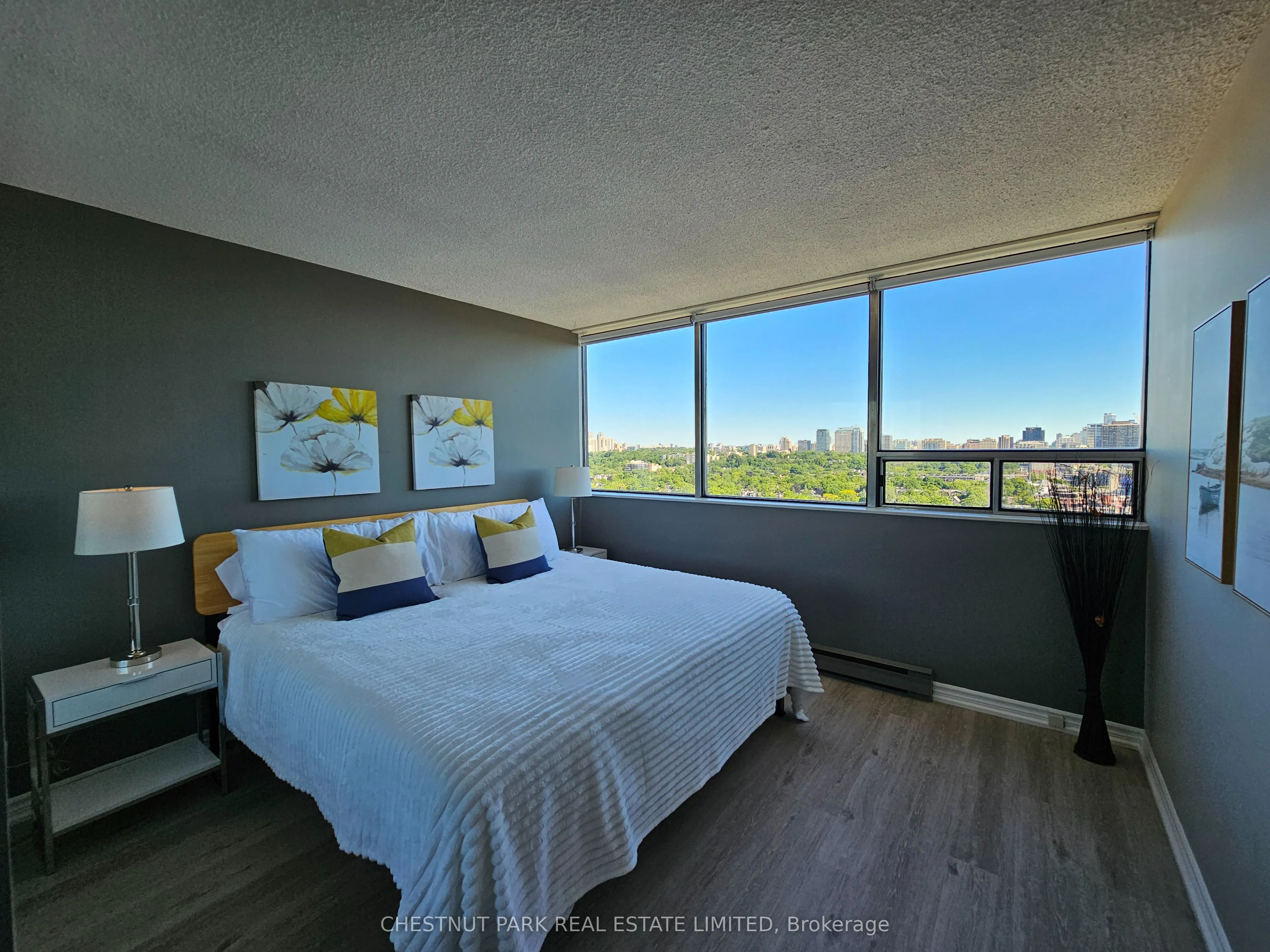 914 Yonge Street, #2009