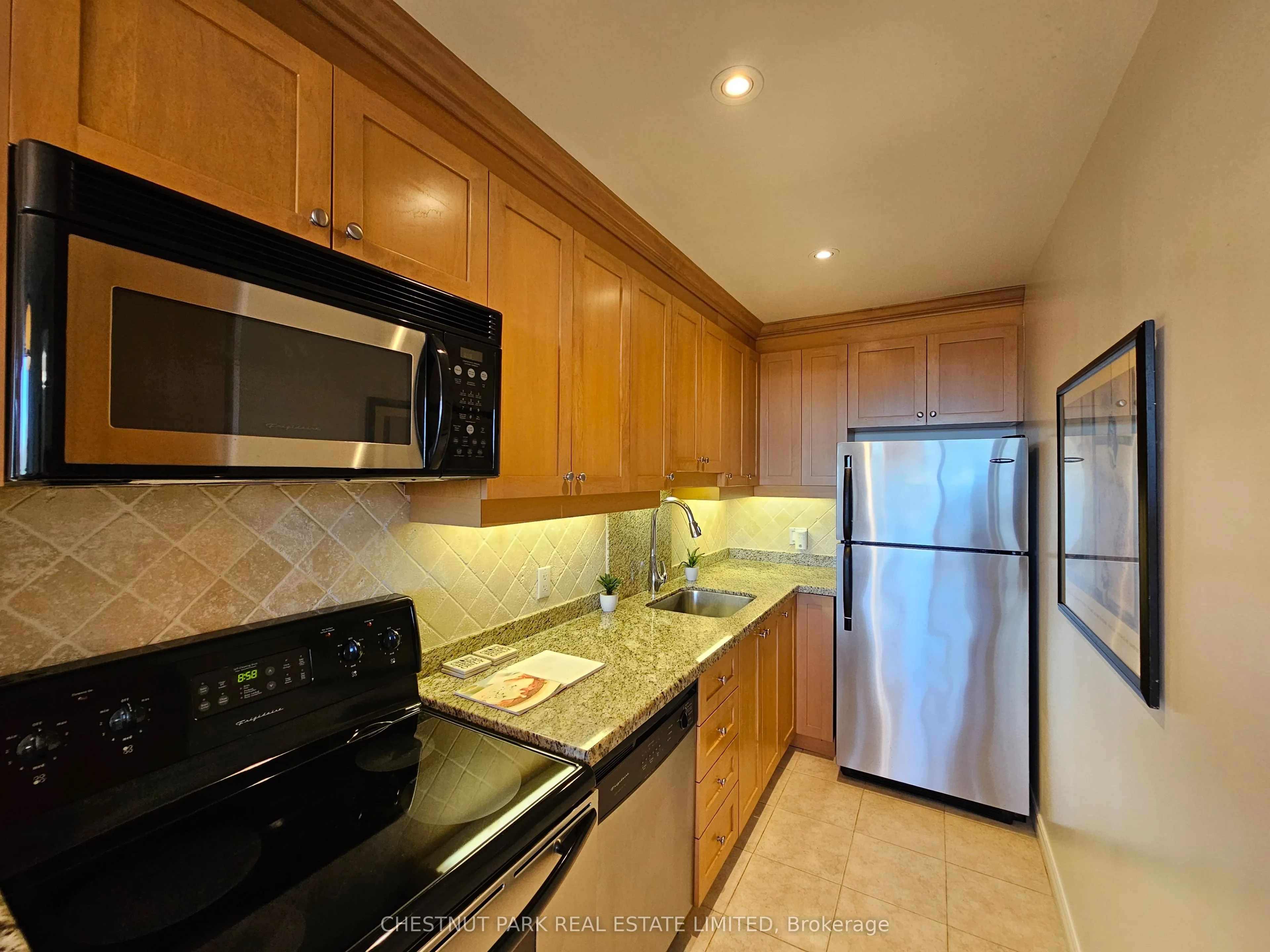 914 Yonge Street, #2009