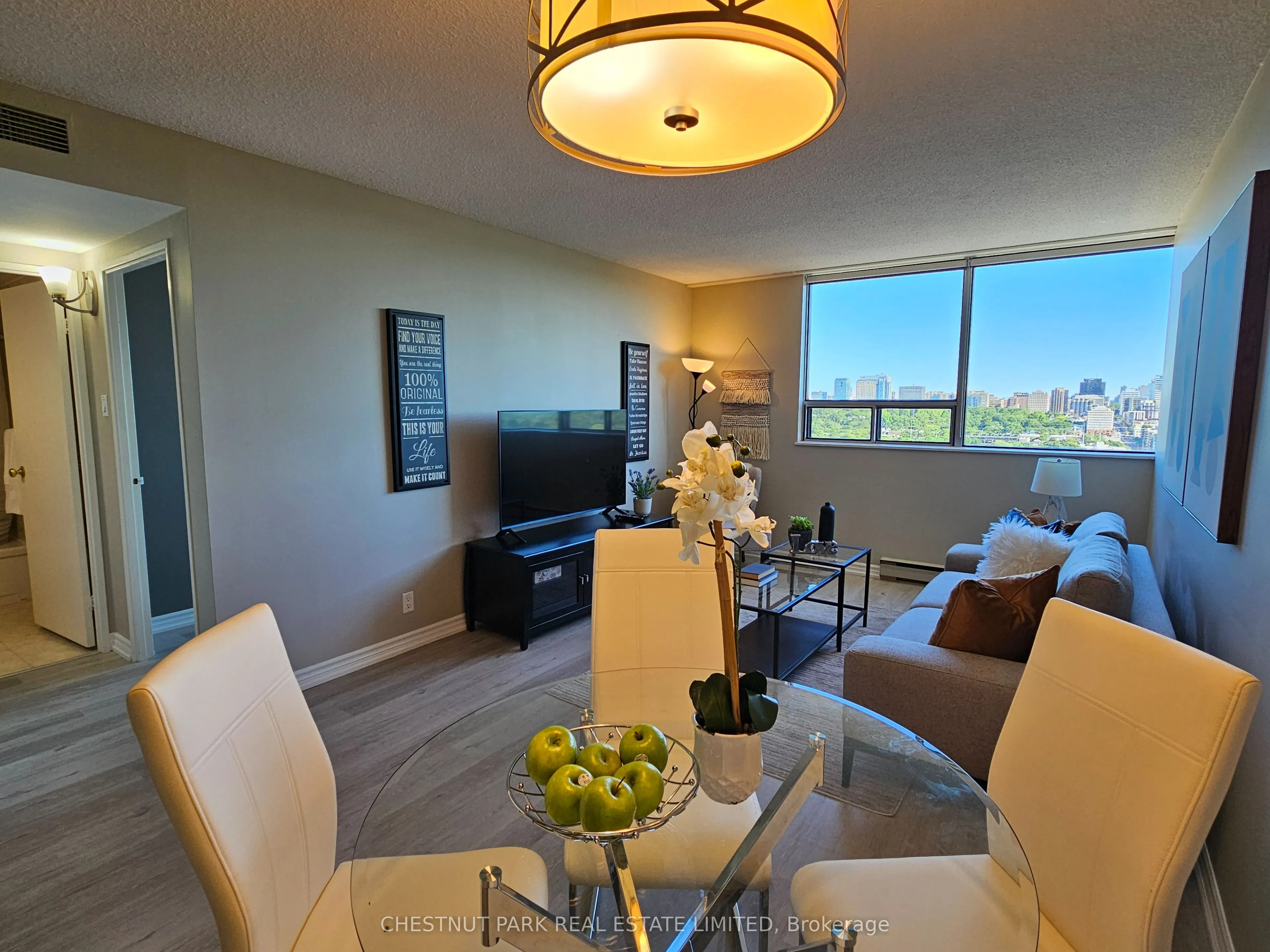 914 Yonge Street, #2009