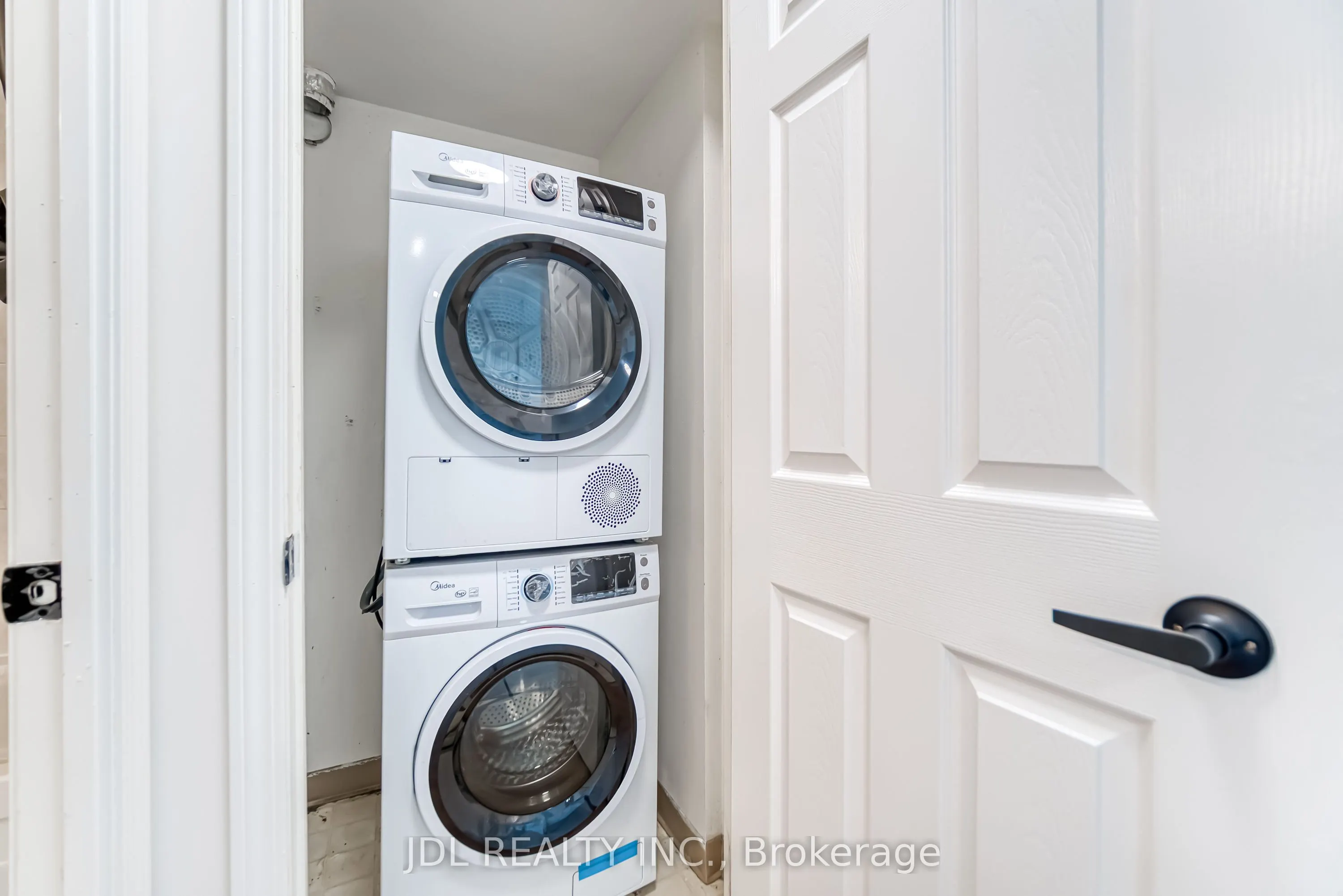 18 Spring Garden Avenue, #3706