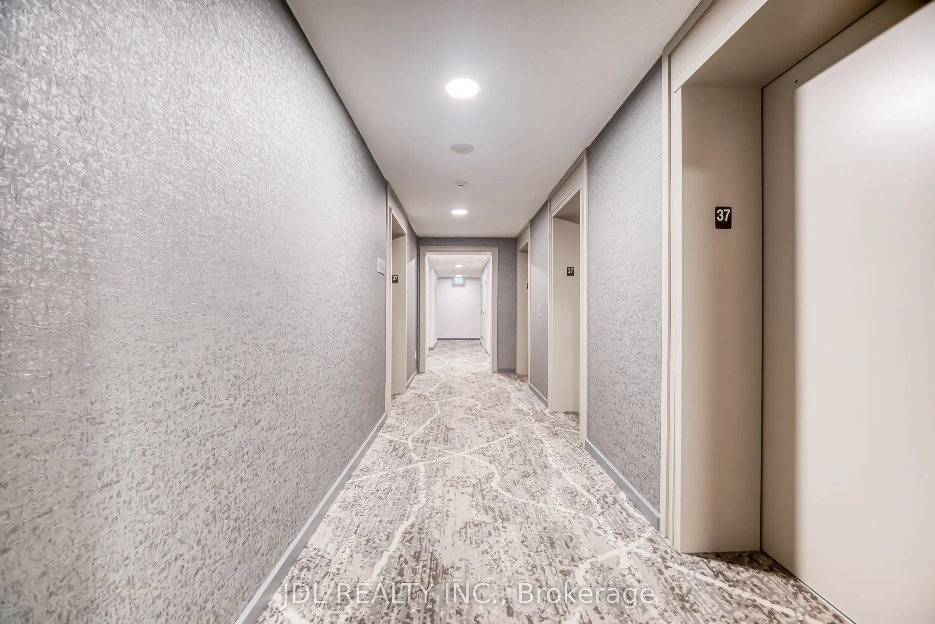 18 Spring Garden Avenue, #3706