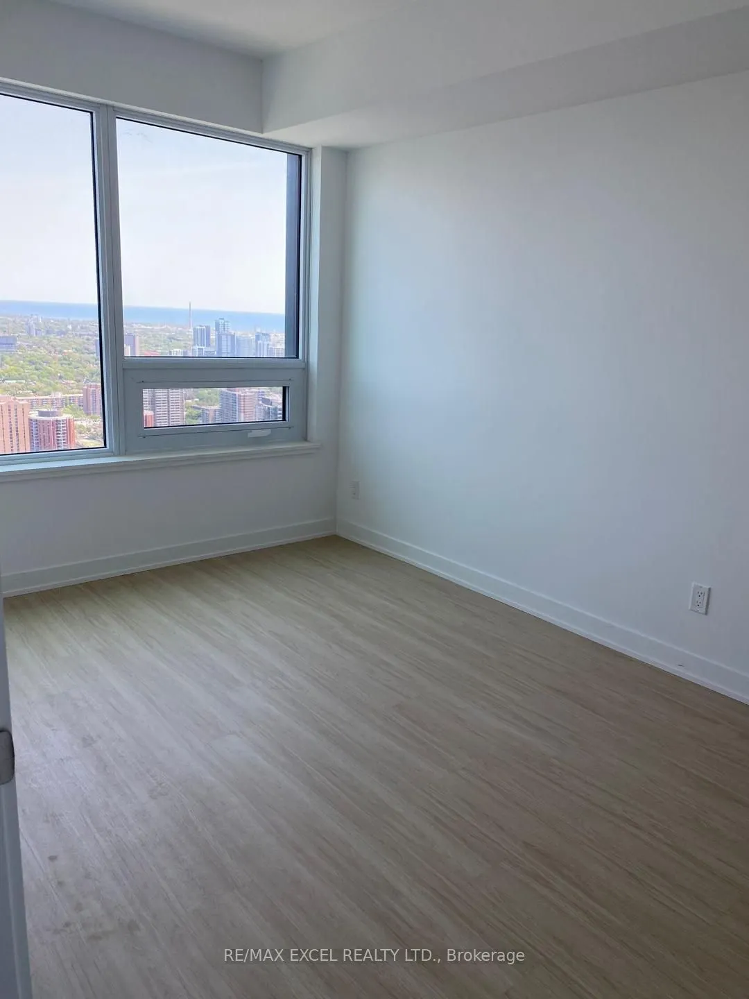 8 Wellesley Street W, #5508