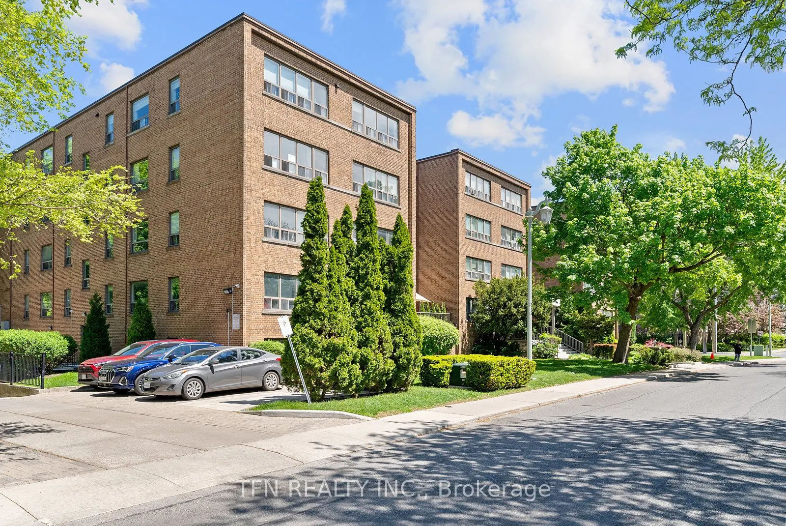 24 Shallmar Boulevard, #311