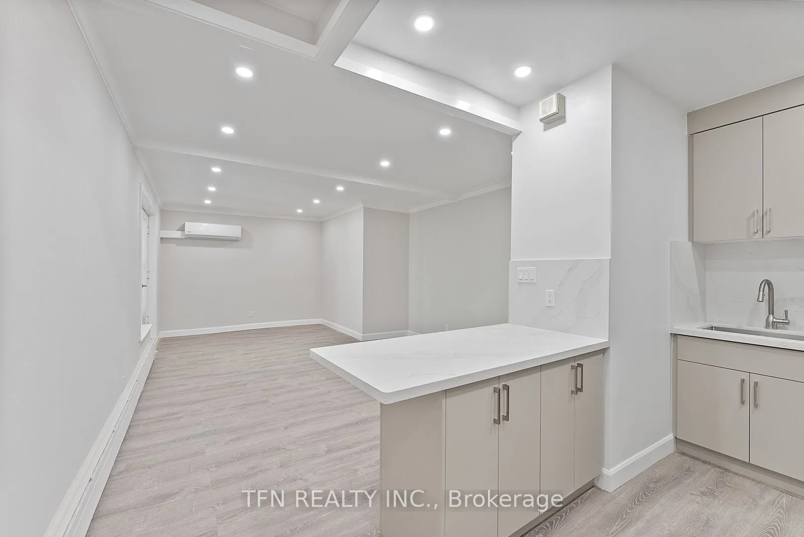 24 Shallmar Boulevard, #311