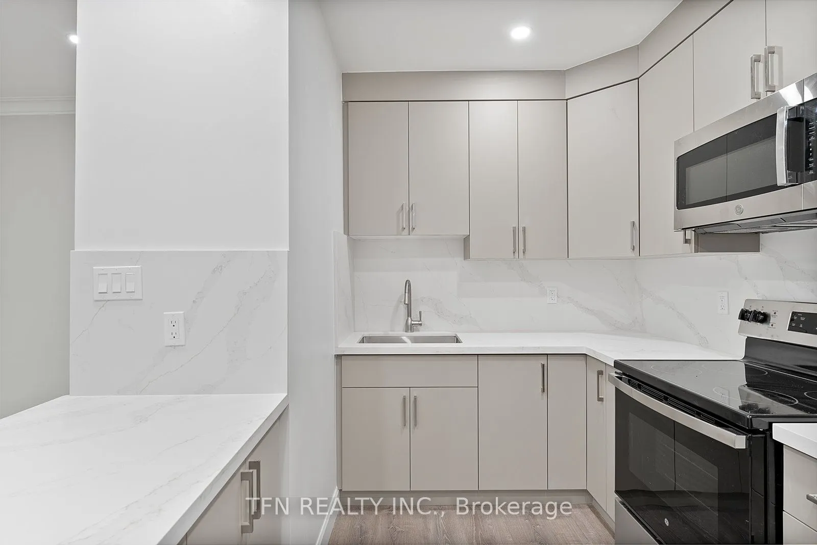 24 Shallmar Boulevard, #311