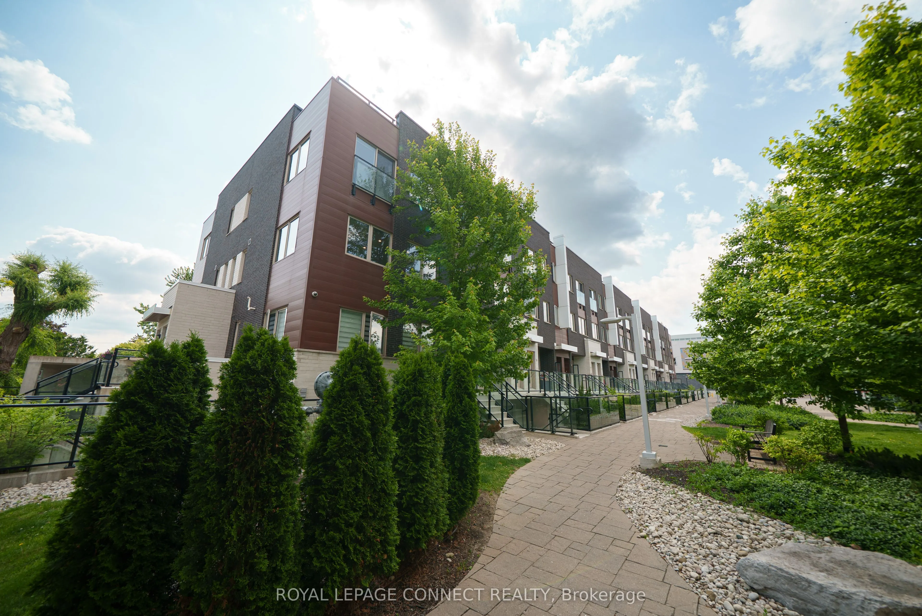 780 Sheppard Avenue E, #TH03