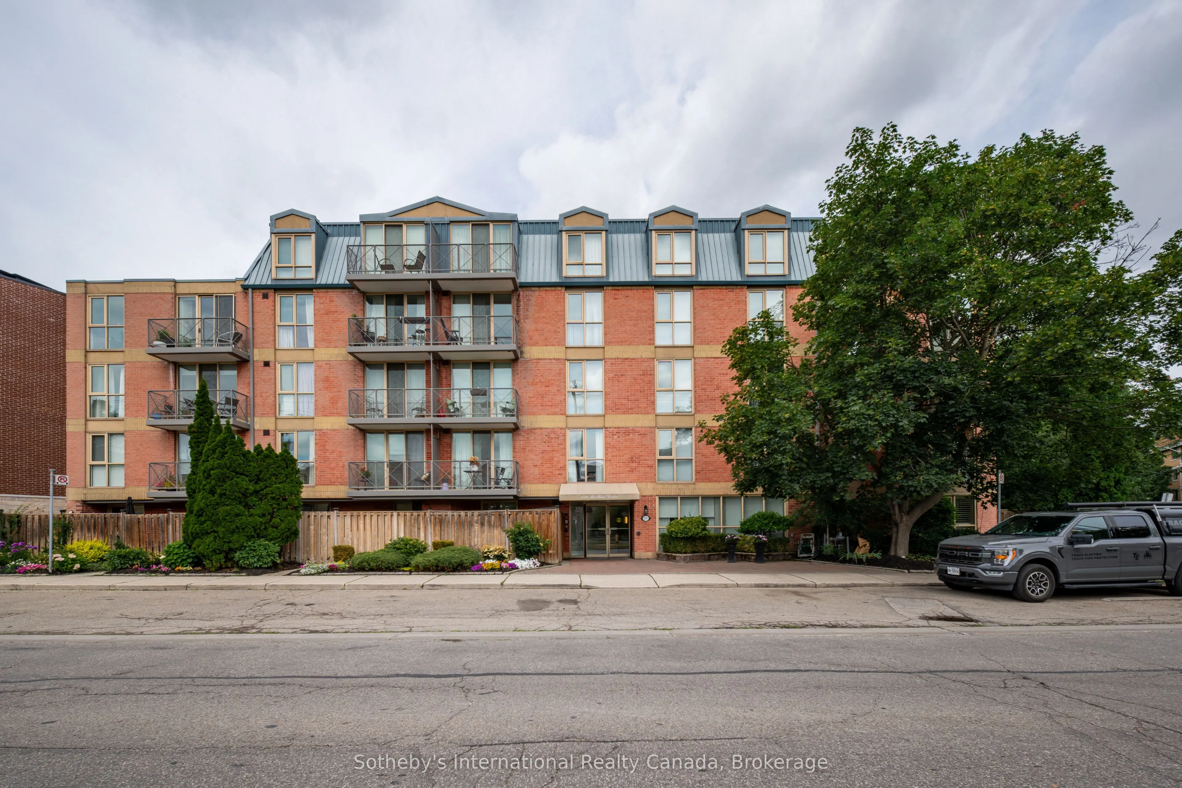 356 McRae Drive, #508