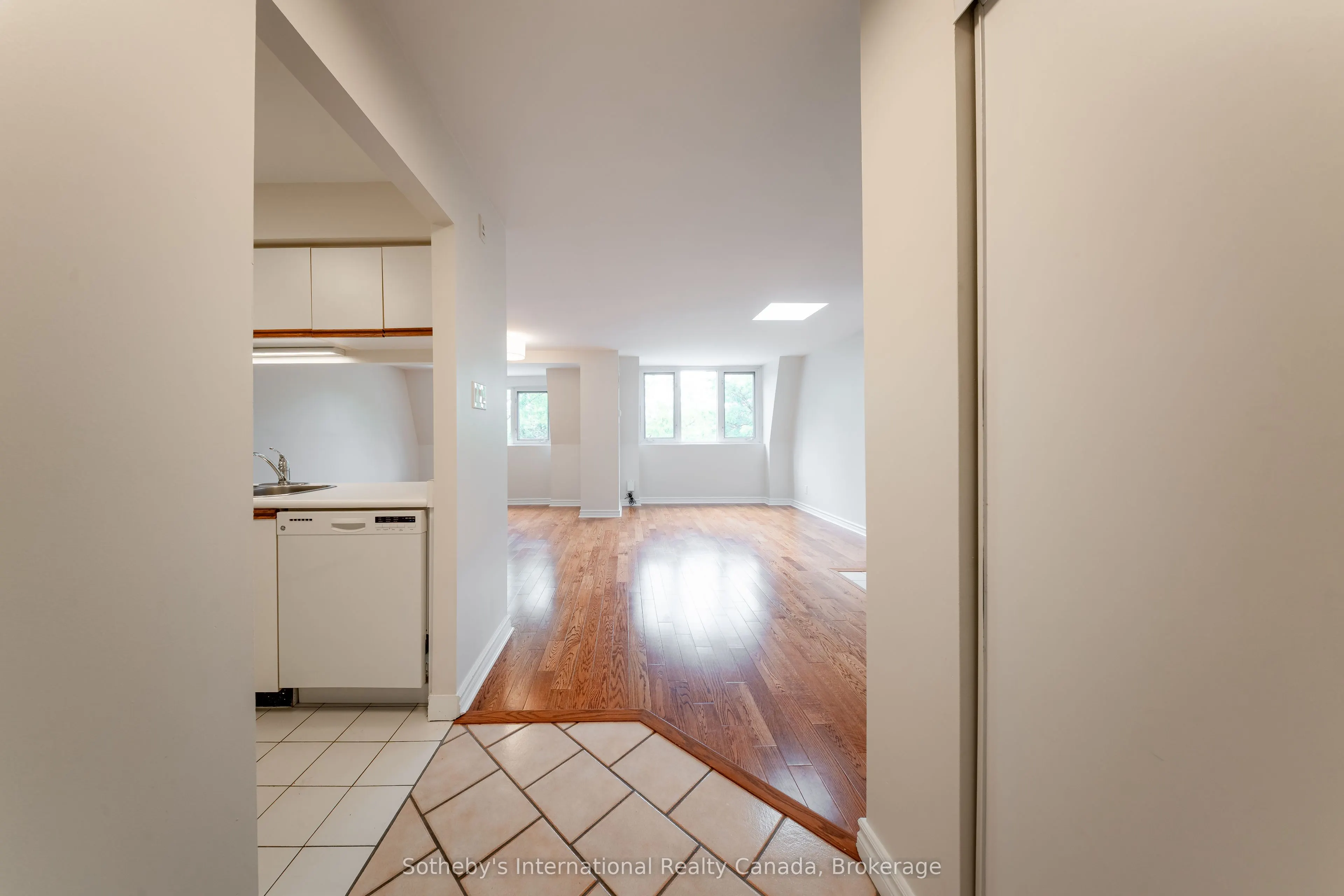 356 McRae Drive, #508