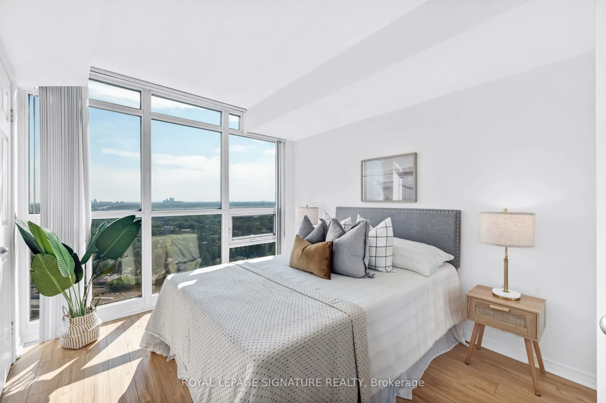 30 Harrison Garden Boulevard, #2703