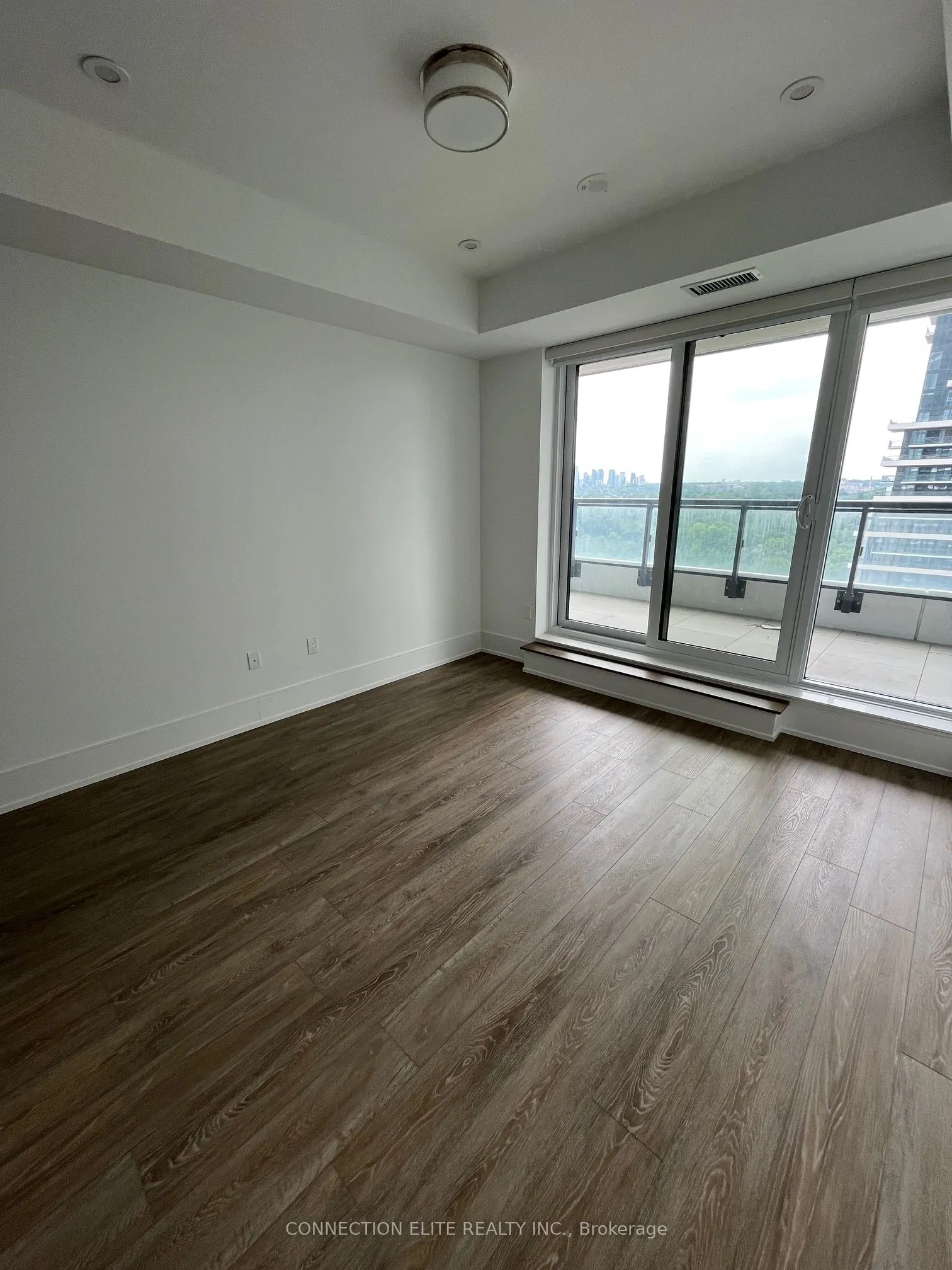 30 Inn On The Park Drive W, #1310