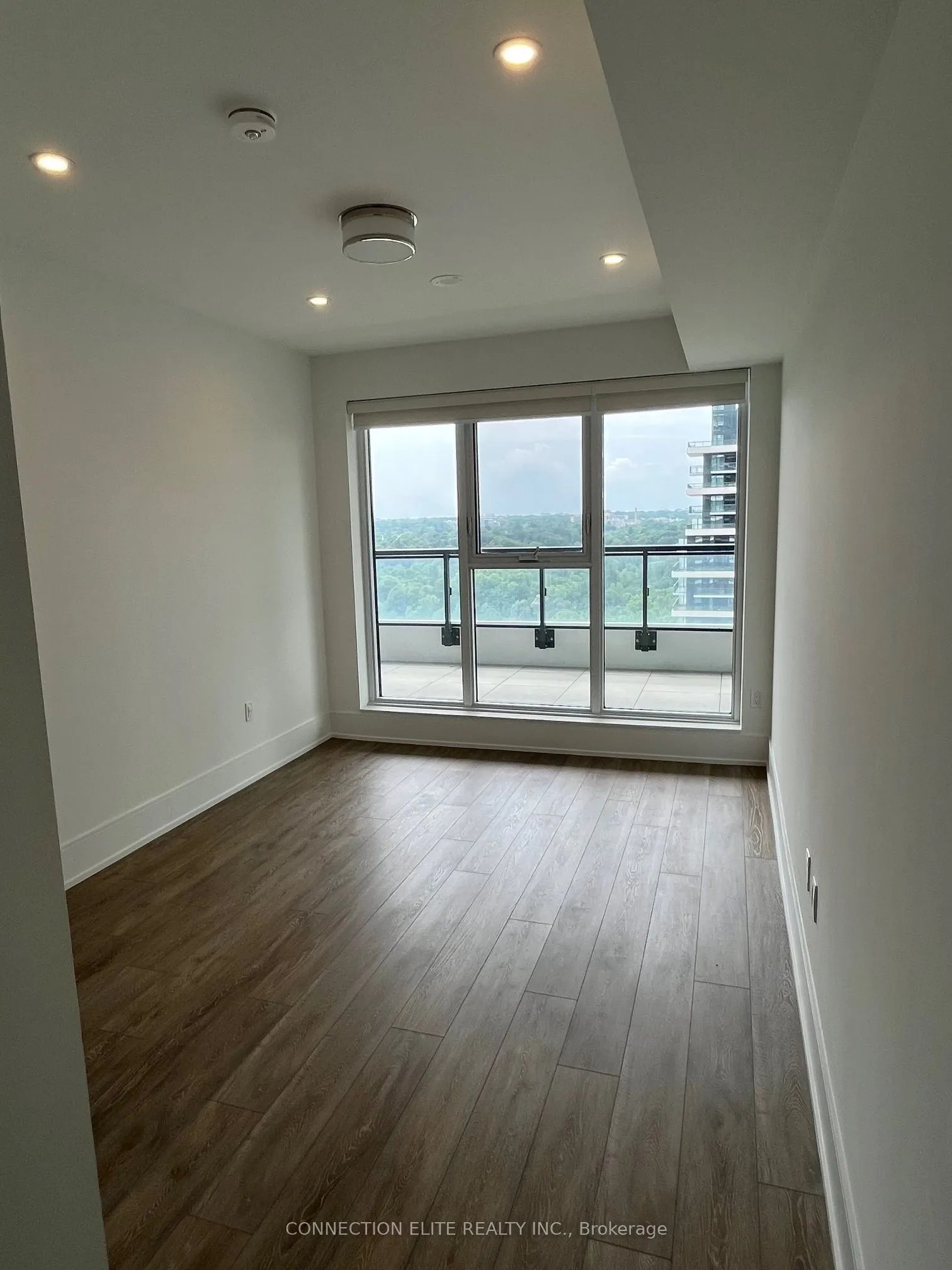 30 Inn On The Park Drive W, #1310