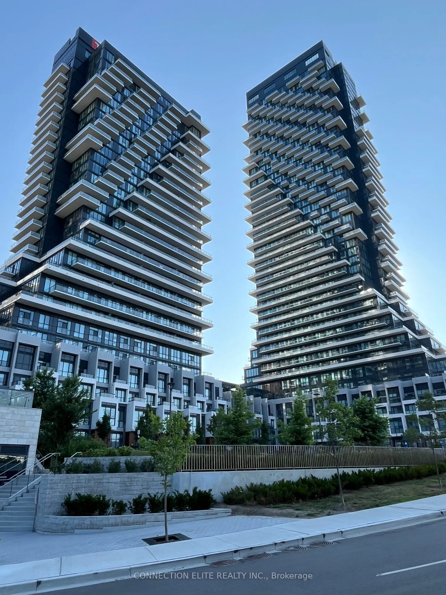 30 Inn On The Park Drive W, #1310