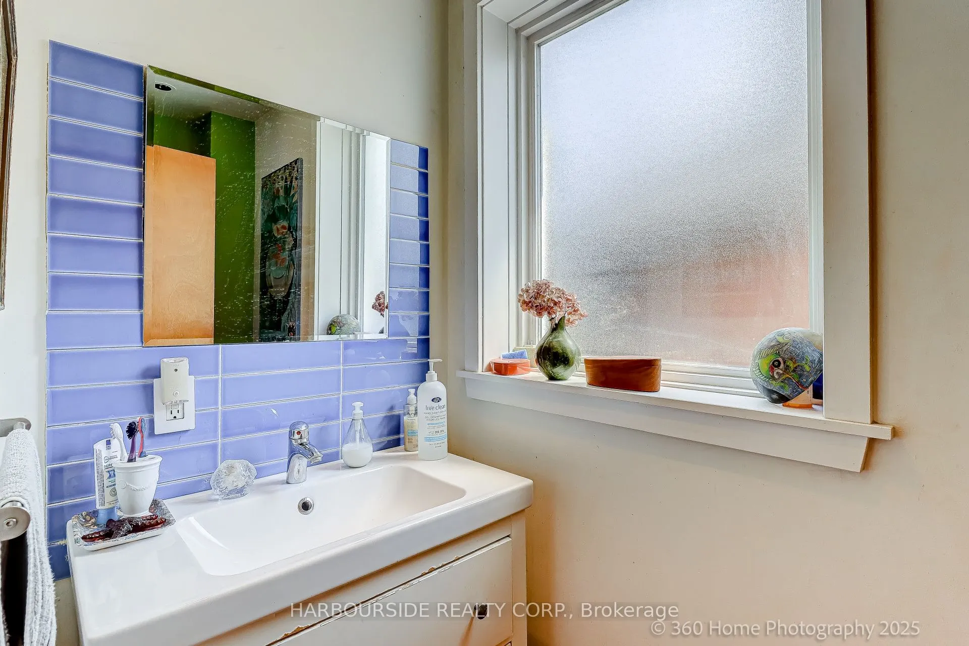 591 Broadway Avenue