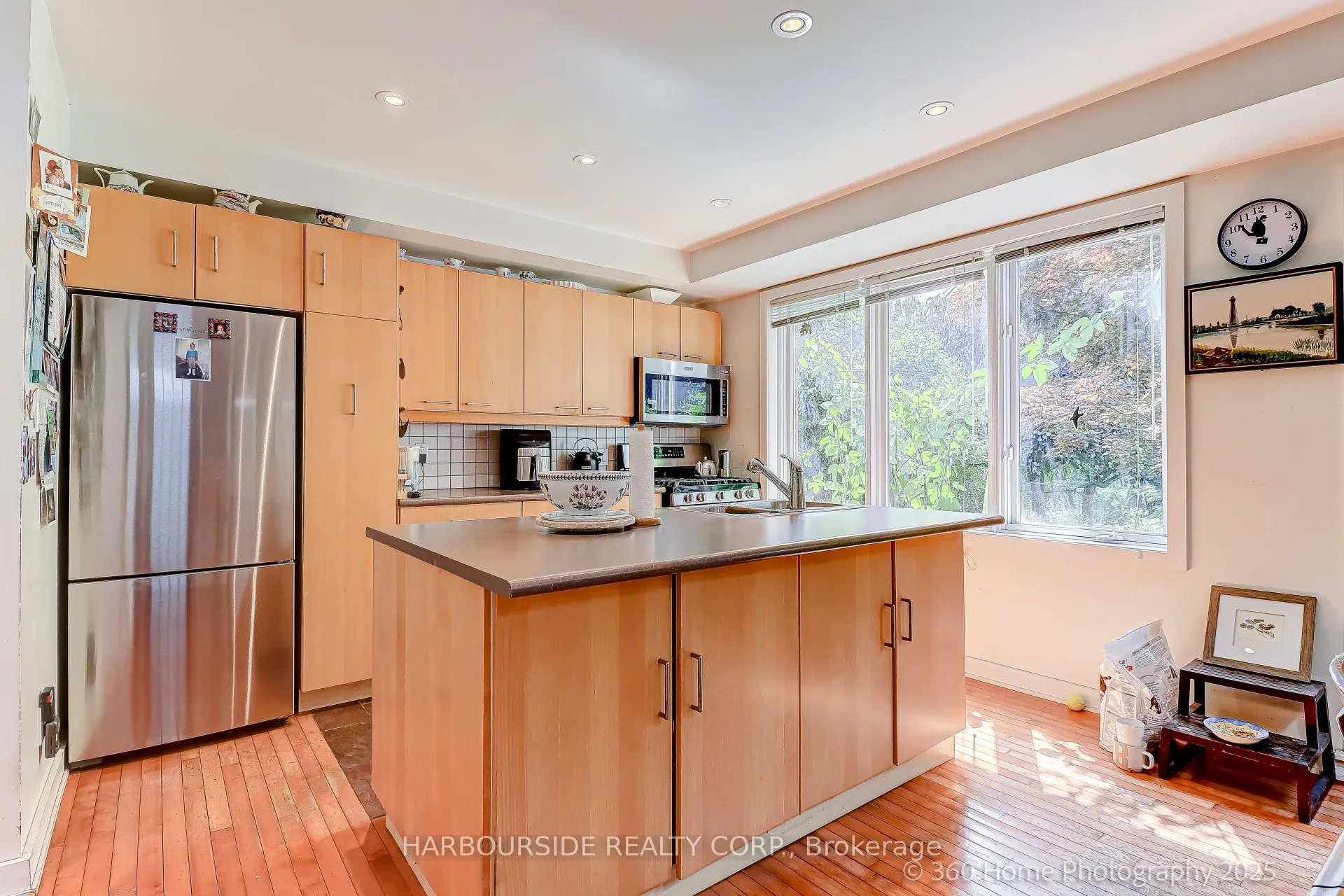 591 Broadway Avenue
