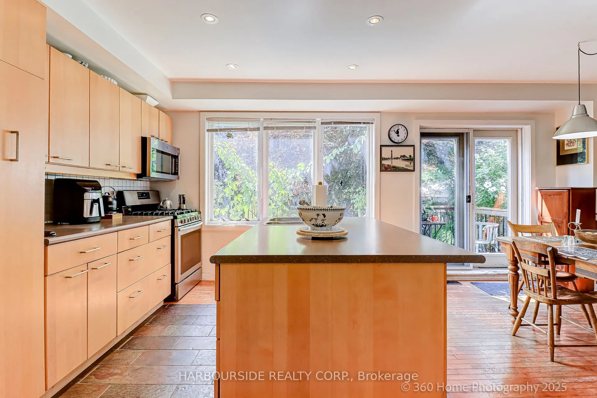 591 Broadway Avenue