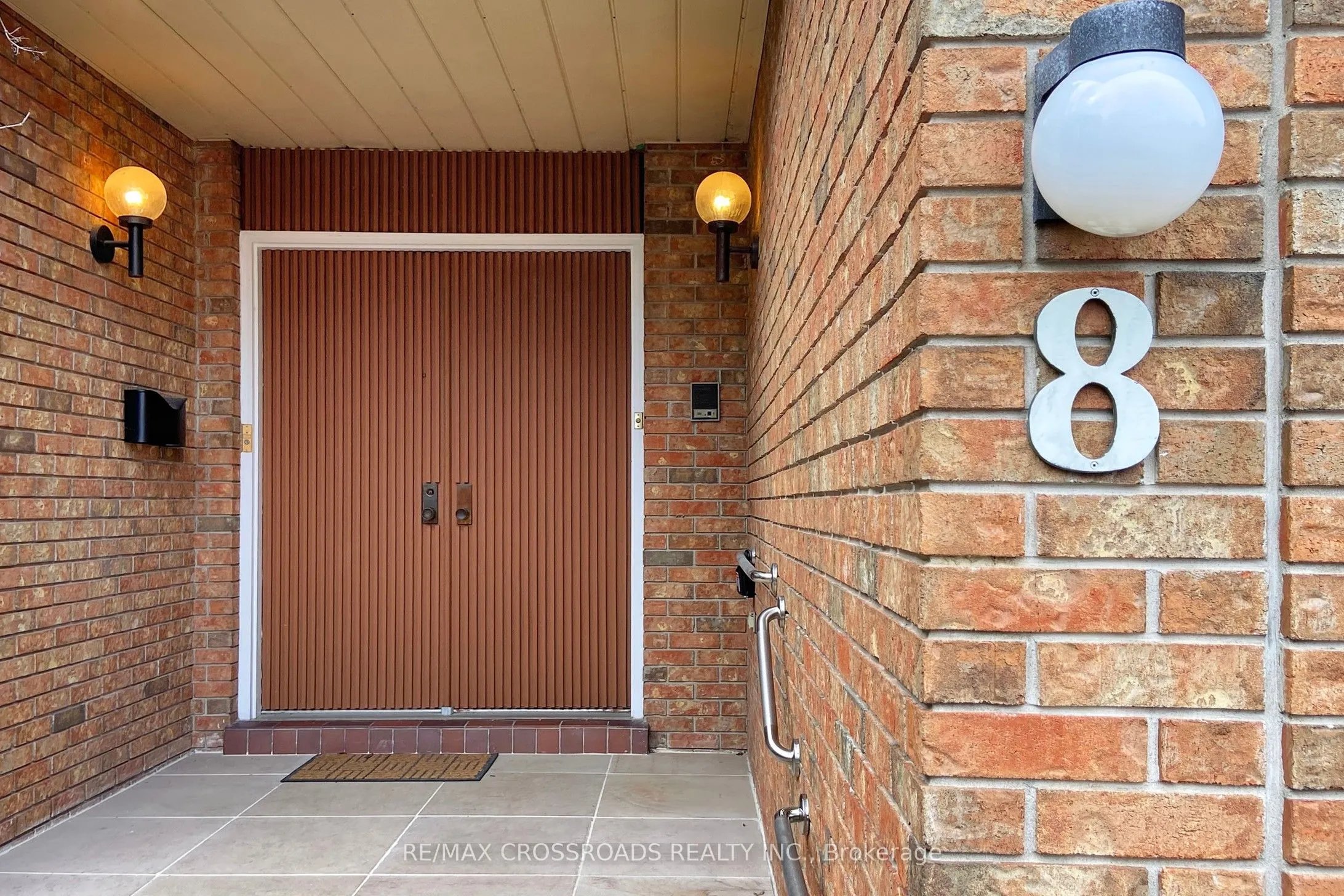 8 Orchid Court