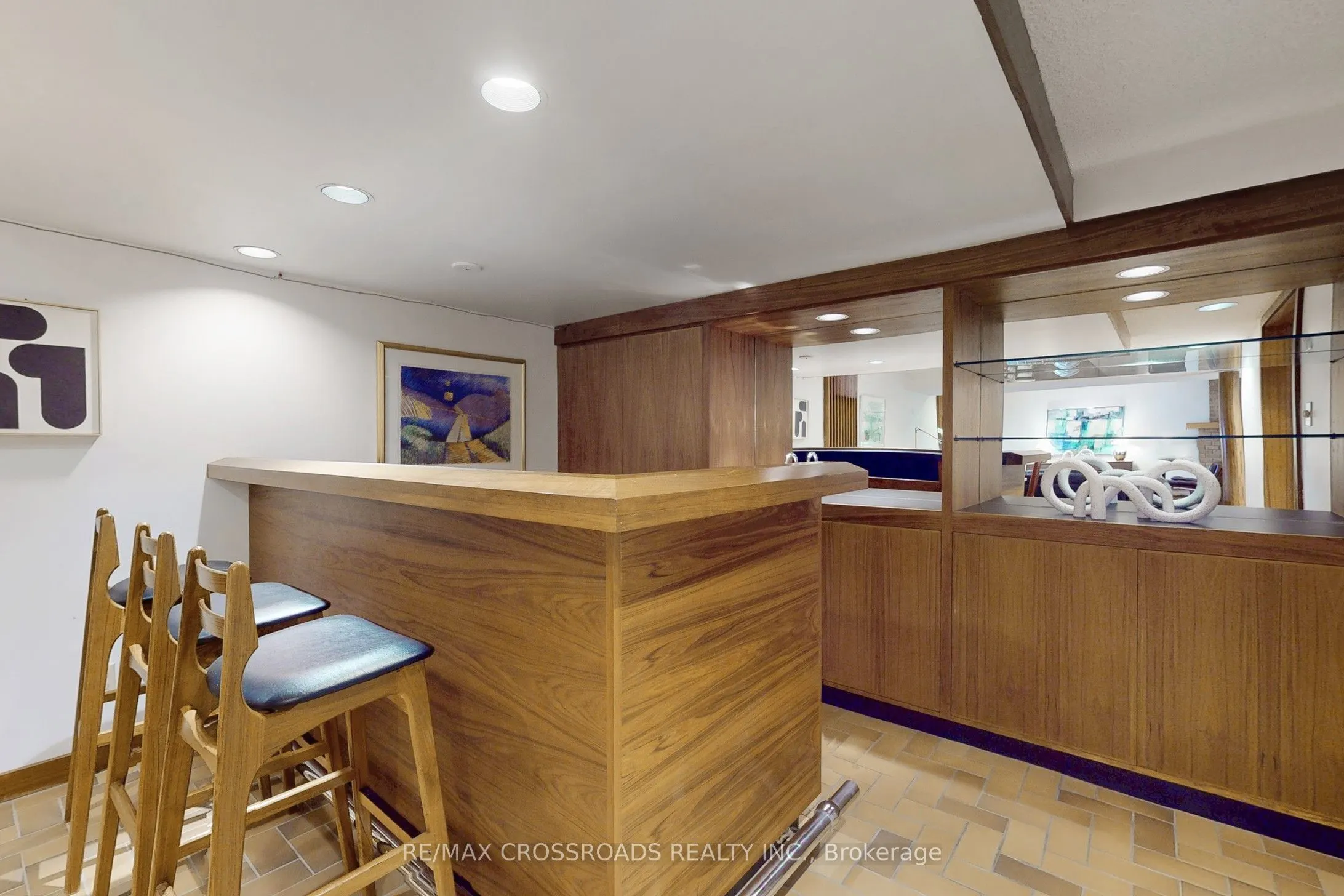 8 Orchid Court