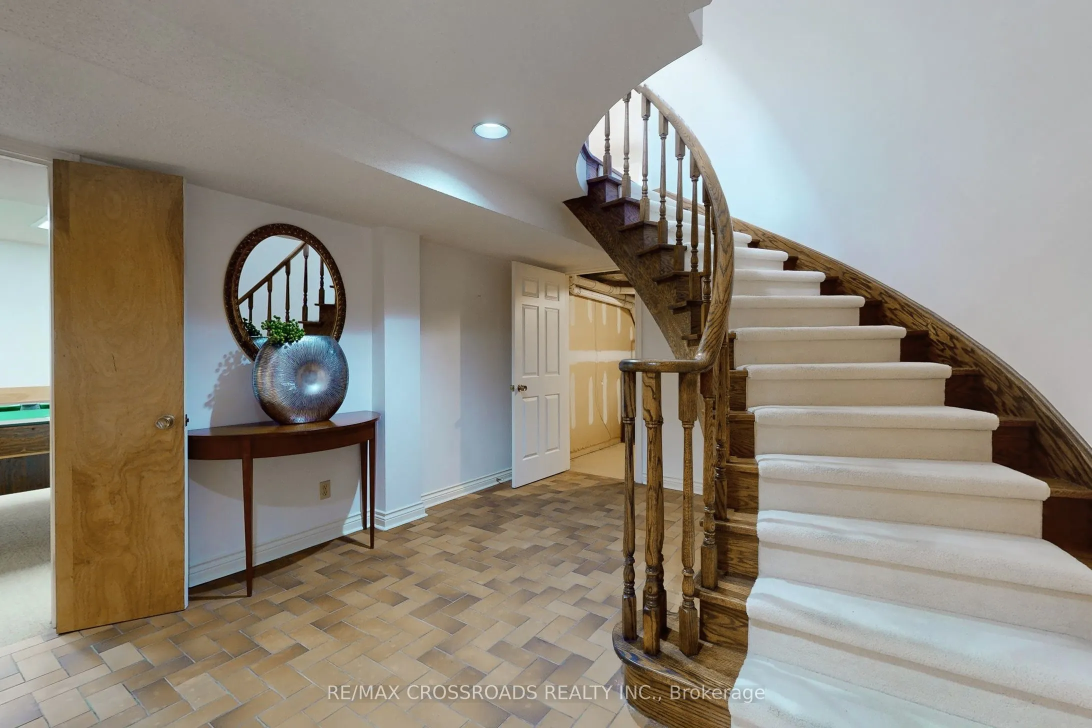 8 Orchid Court