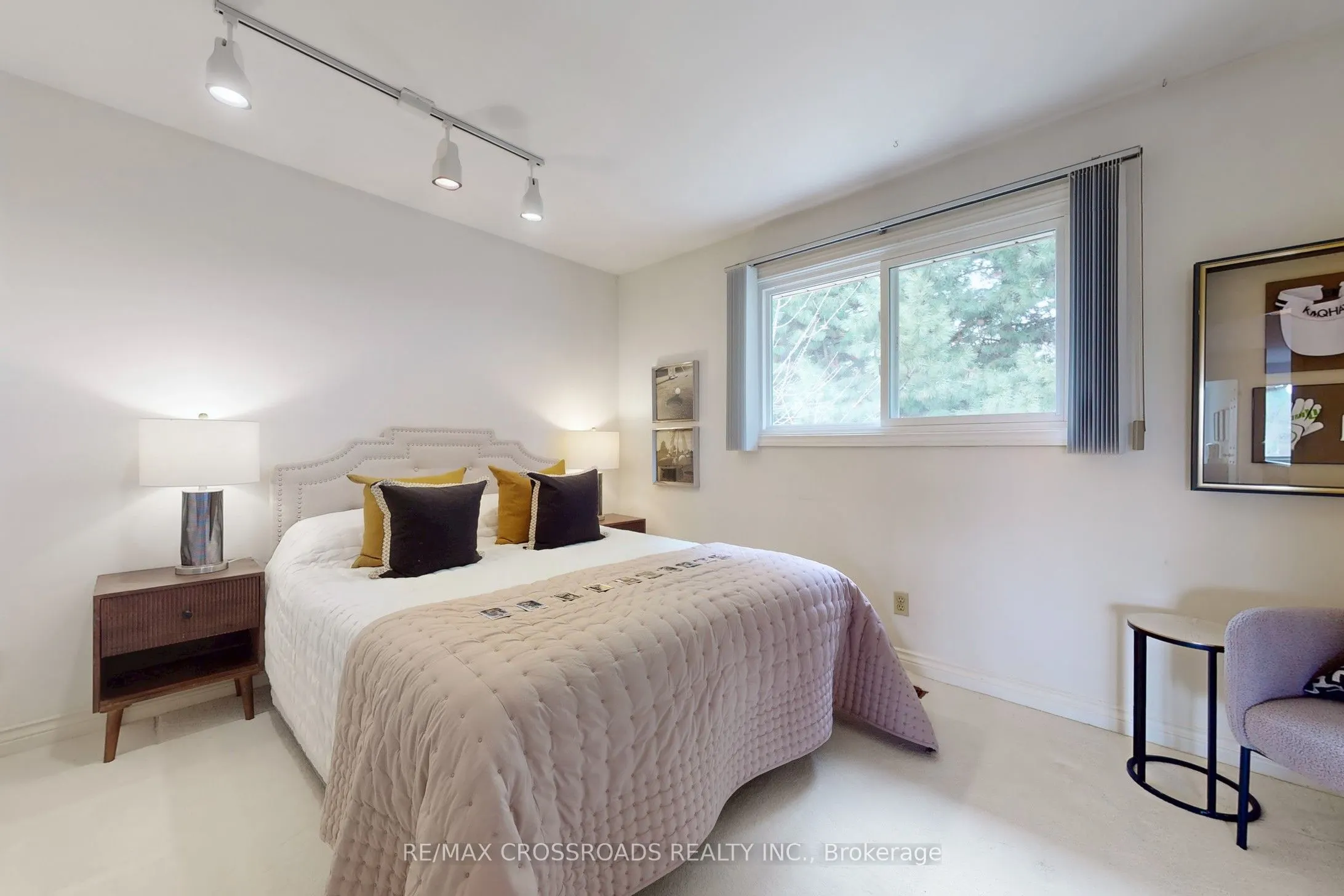 8 Orchid Court