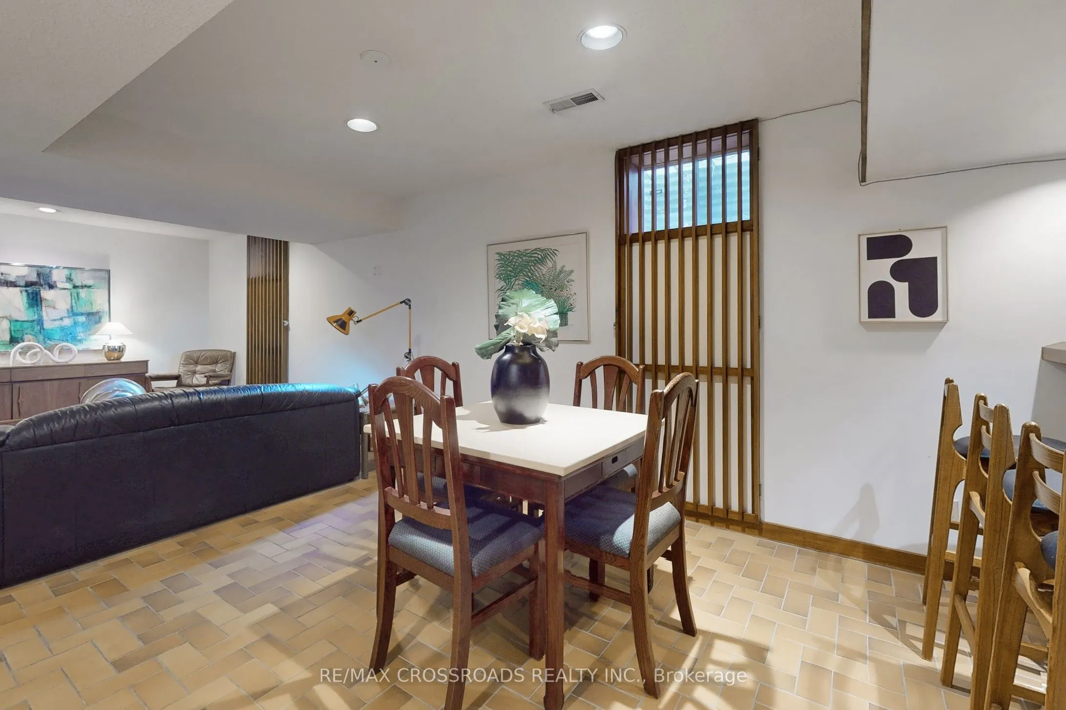 8 Orchid Court