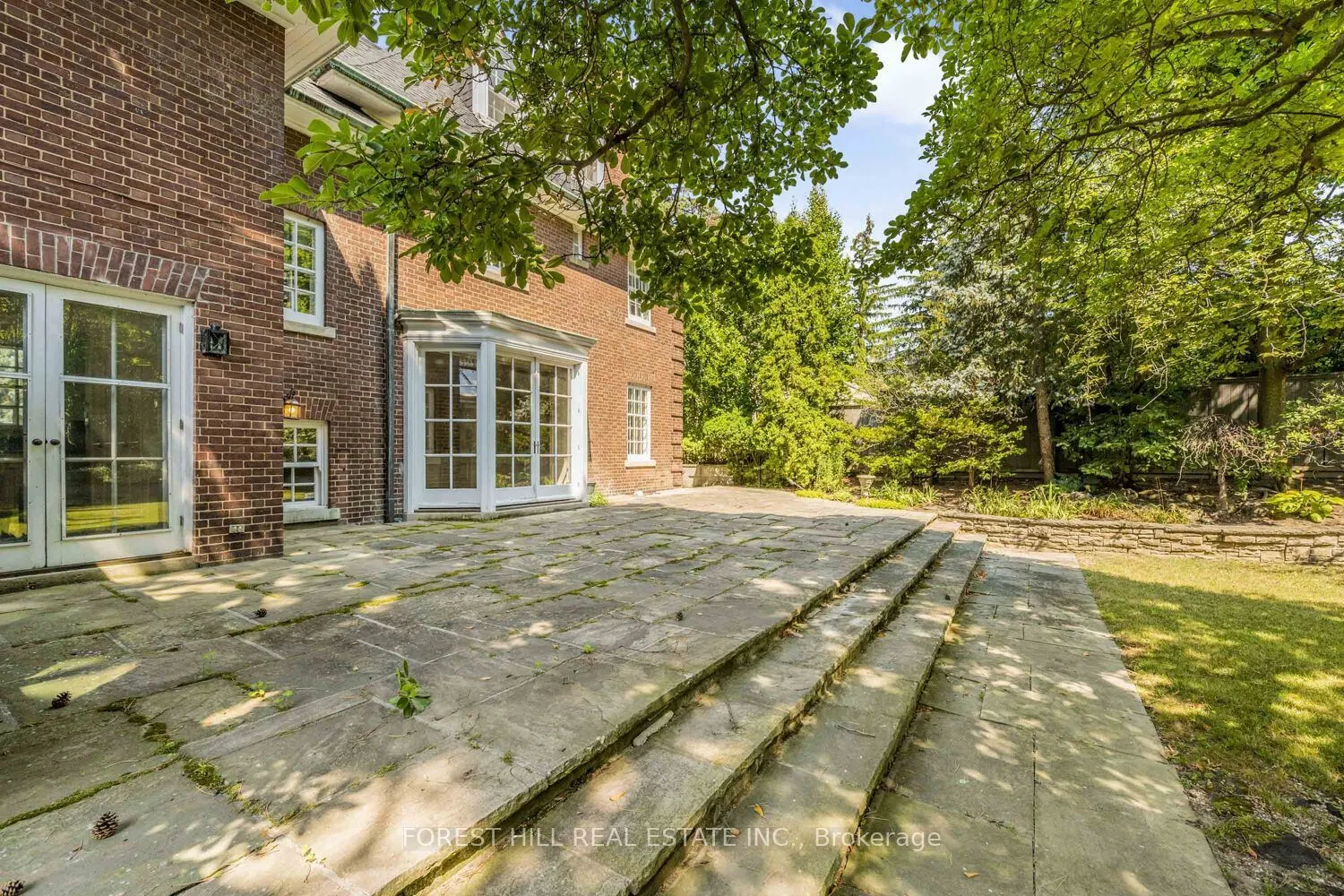 435 Russell Hill Road