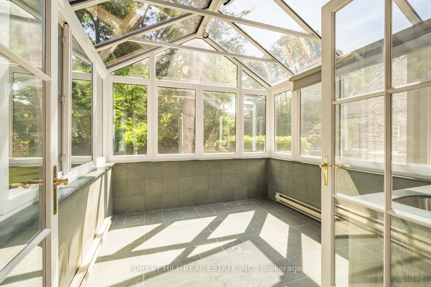 435 Russell Hill Road