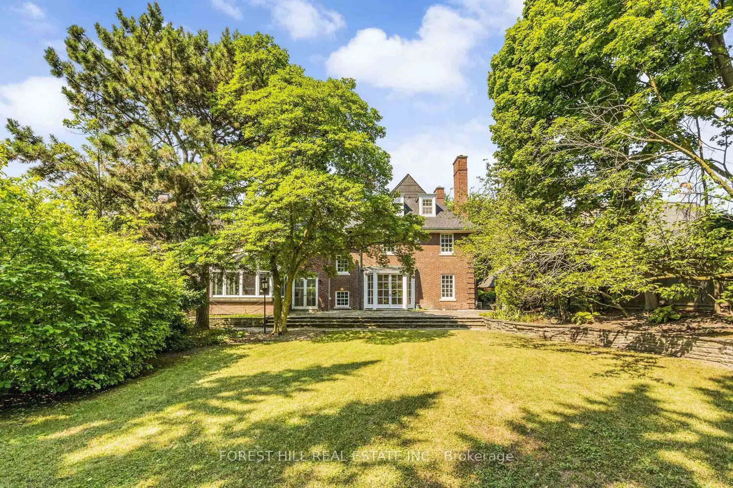 435 Russell Hill Road