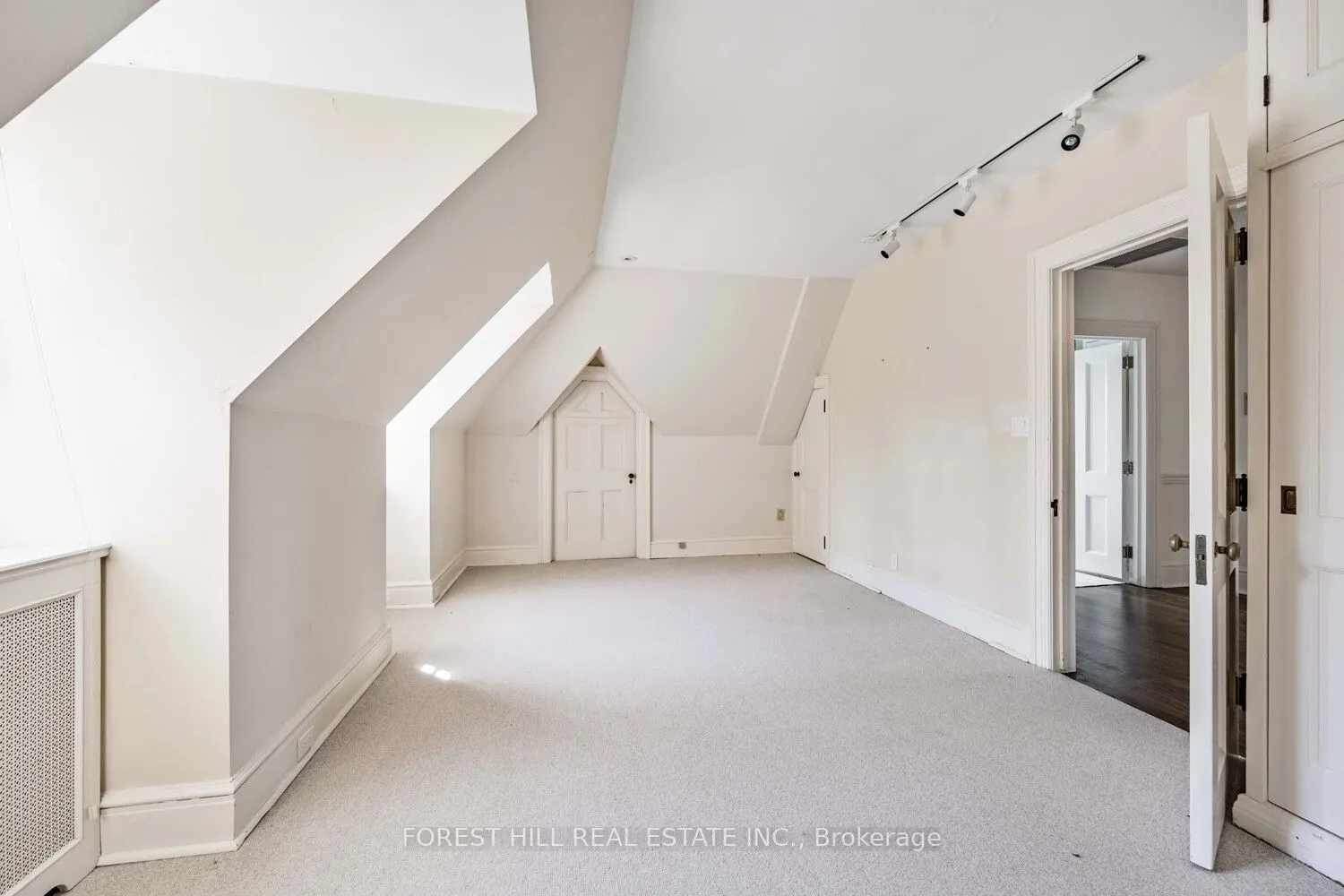 435 Russell Hill Road