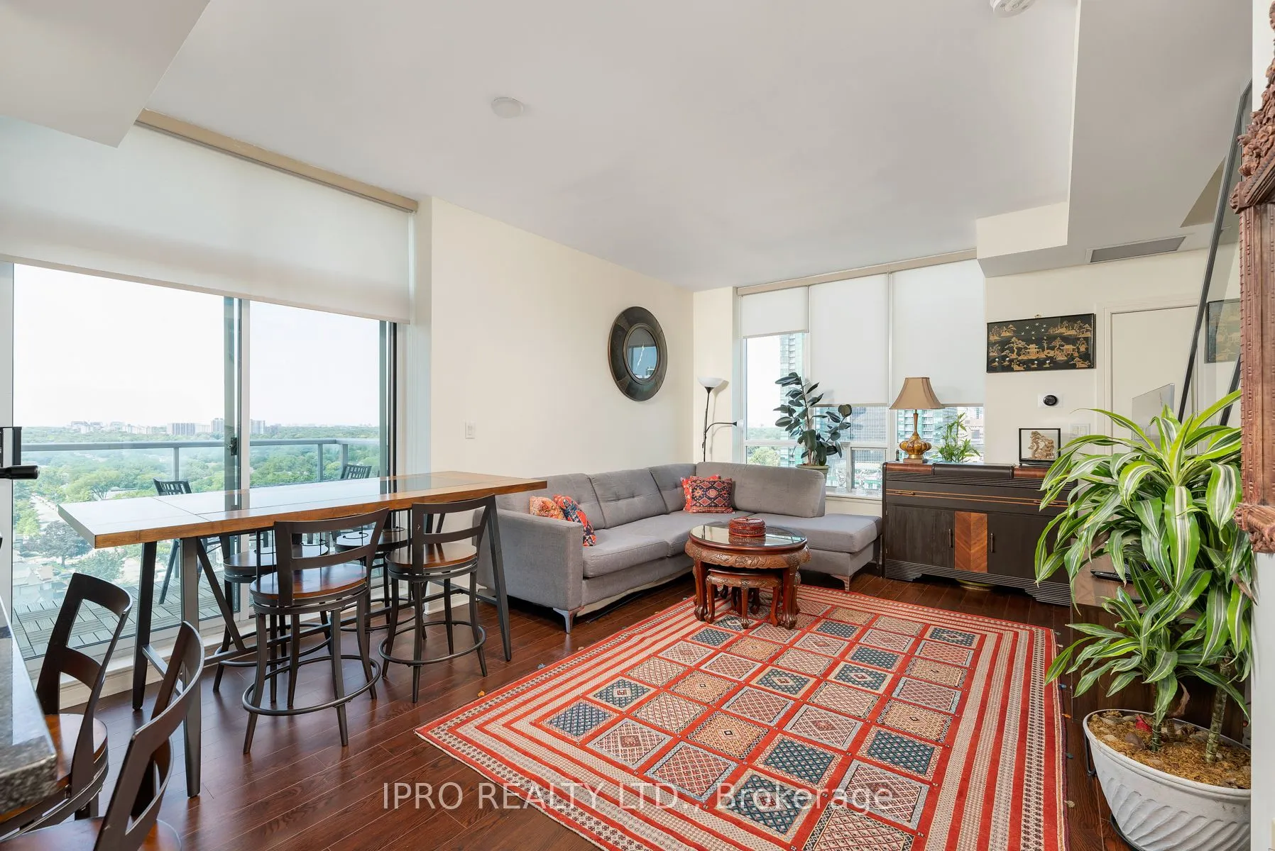 1 Avondale Avenue, #902