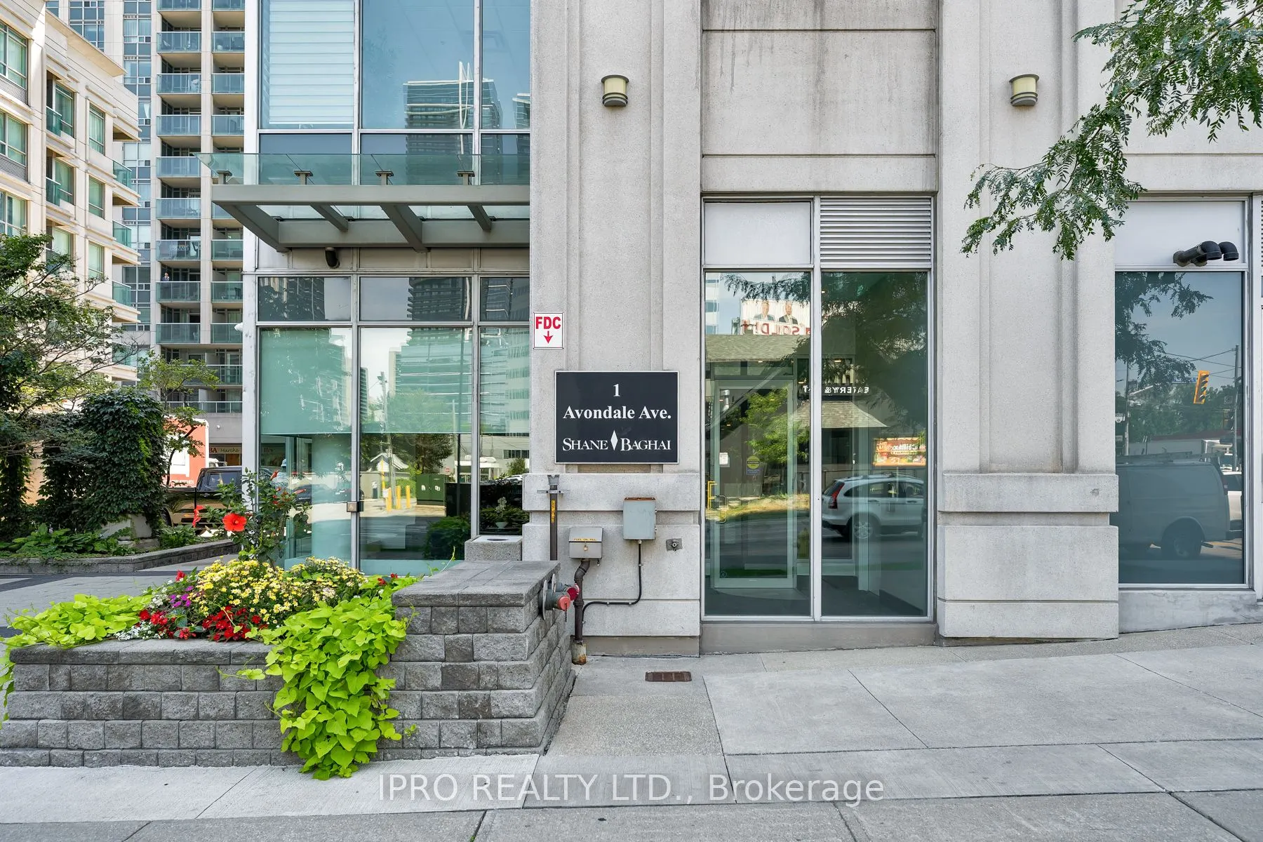 1 Avondale Avenue, #902