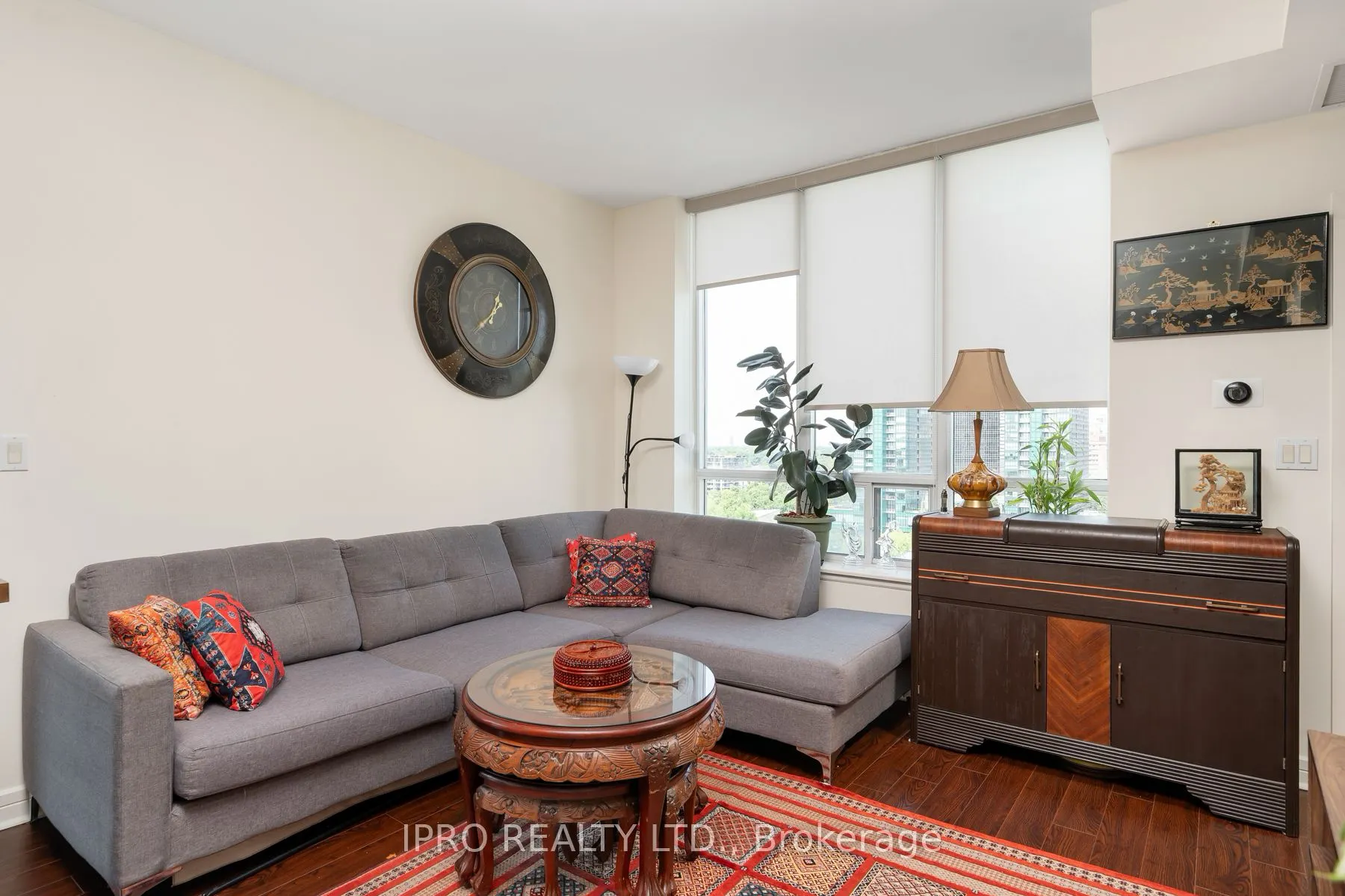 1 Avondale Avenue, #902