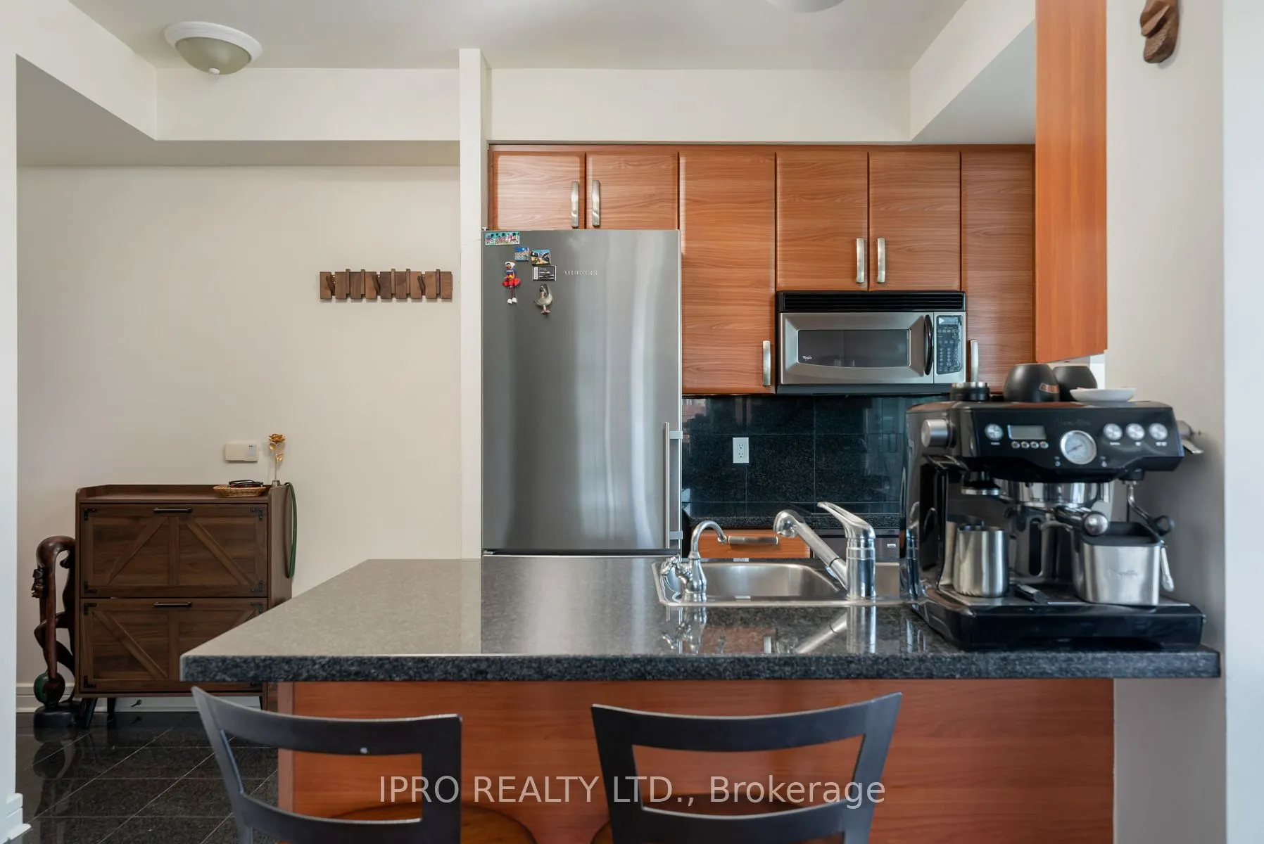 1 Avondale Avenue, #902
